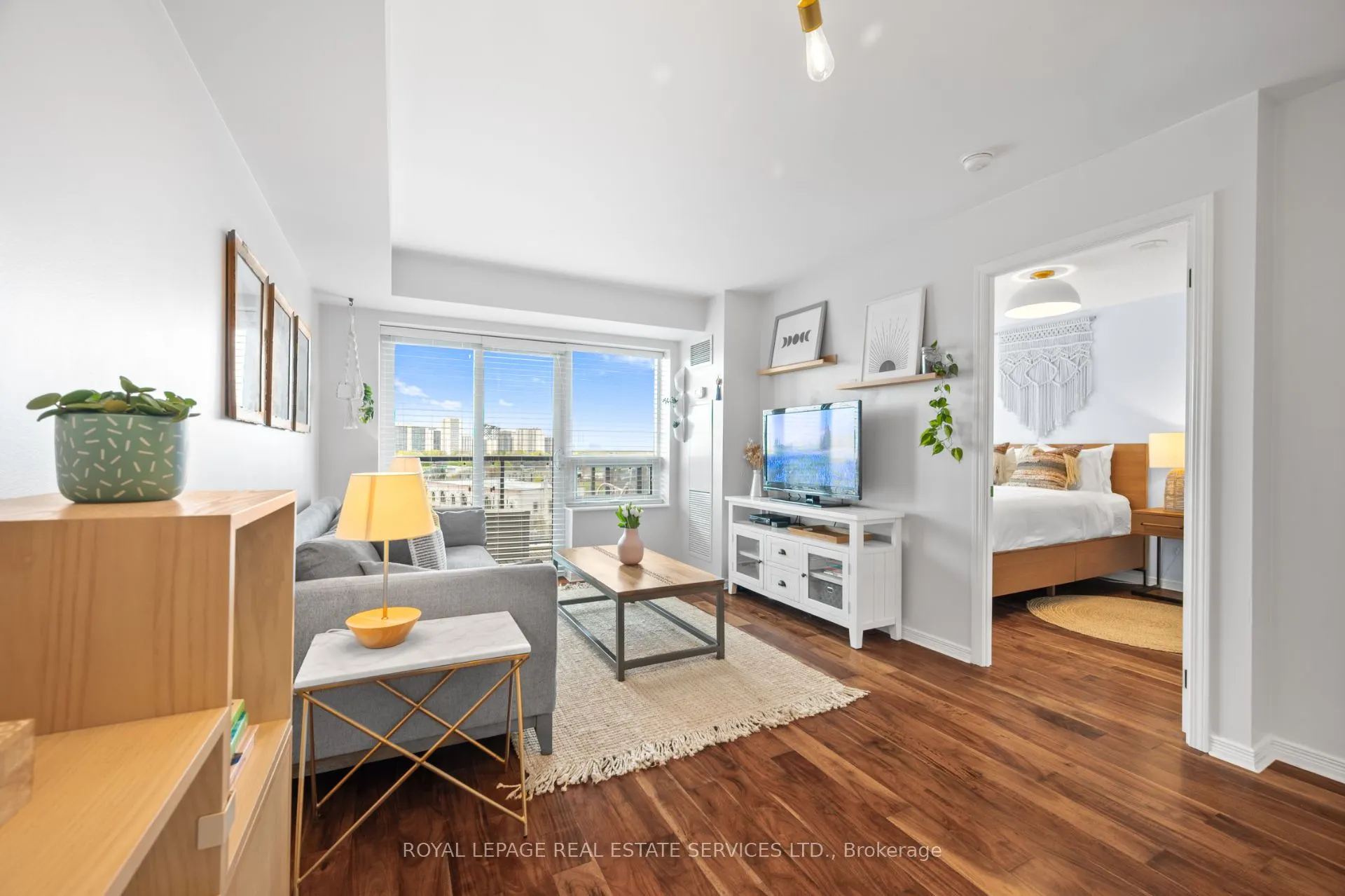 61 Heintzman Street, #812