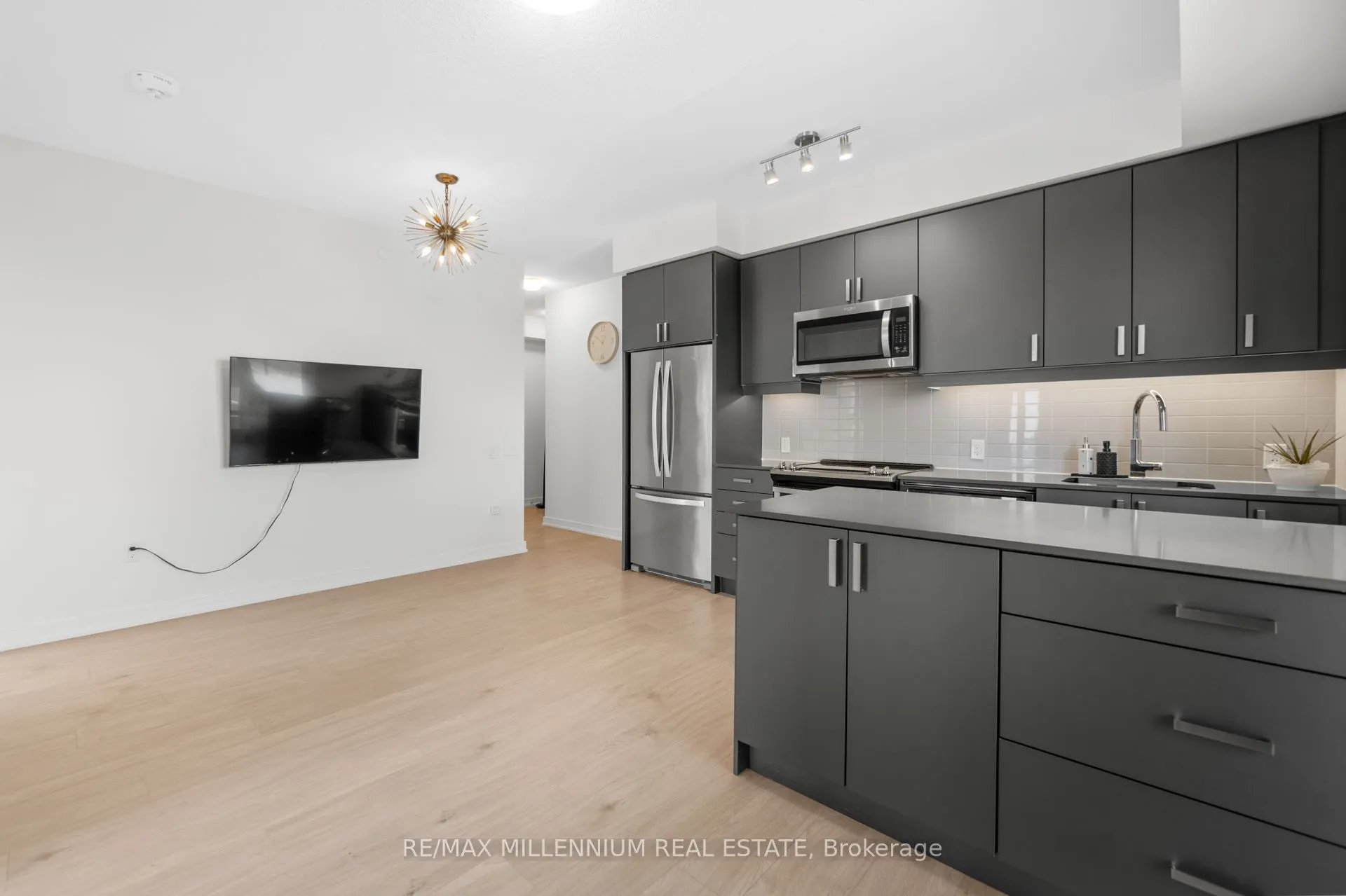 8 Nahani Way, #2921