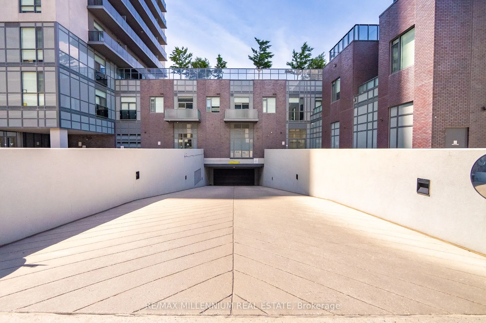 8 Nahani Way, #2921