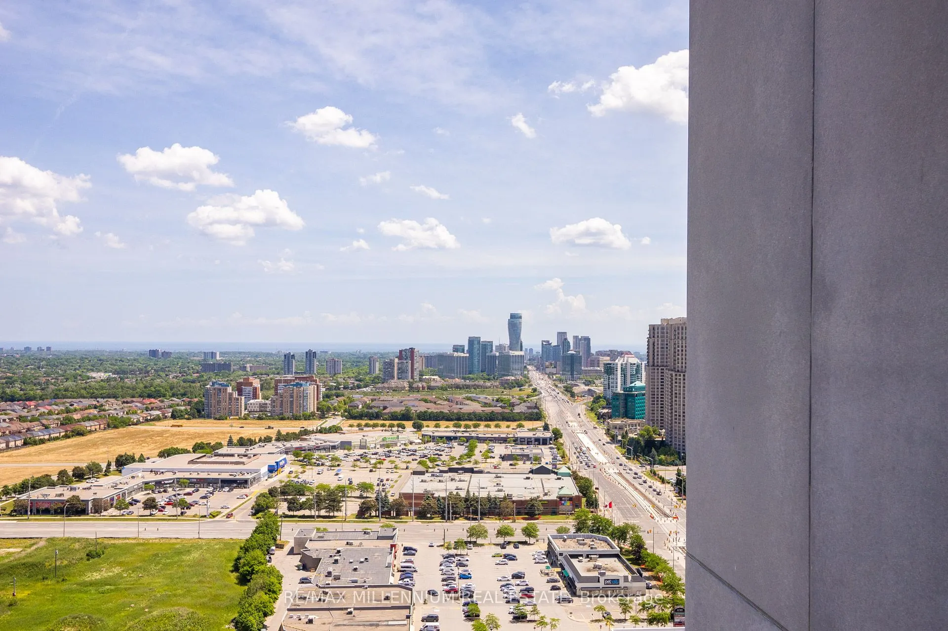 8 Nahani Way, #2921