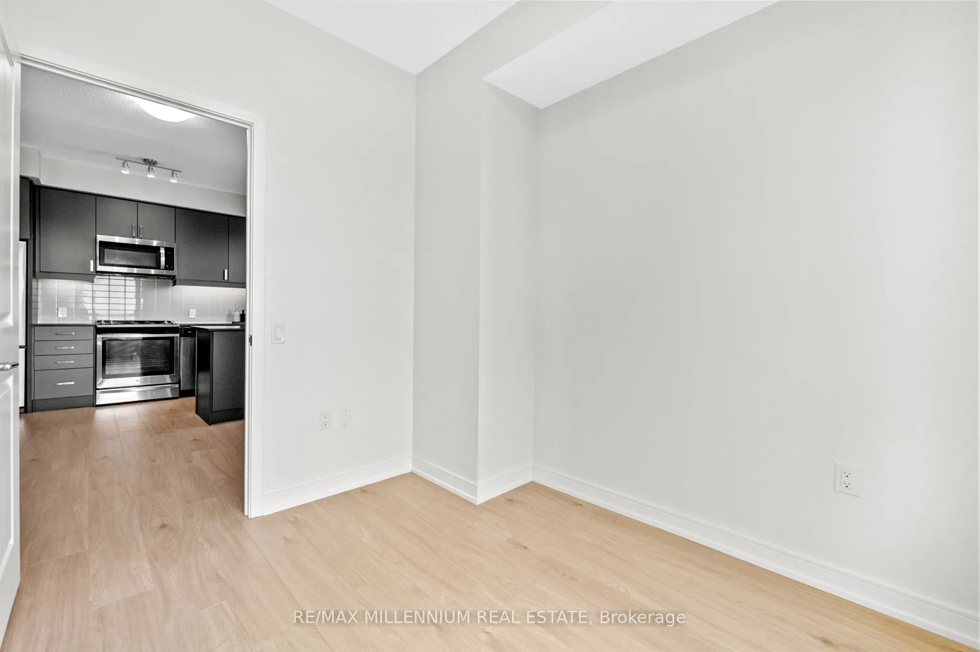8 Nahani Way, #2921