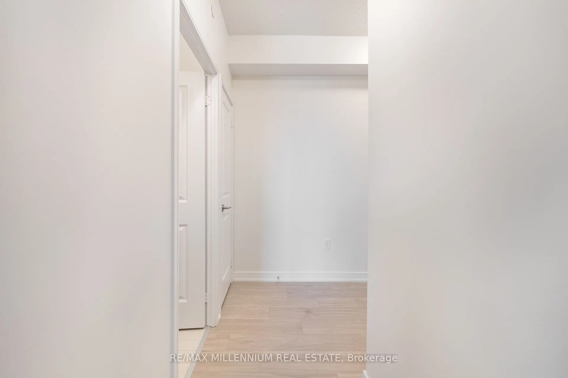 8 Nahani Way, #2921