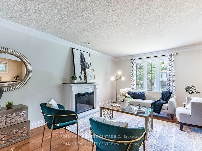 2406 Ventura Drive
