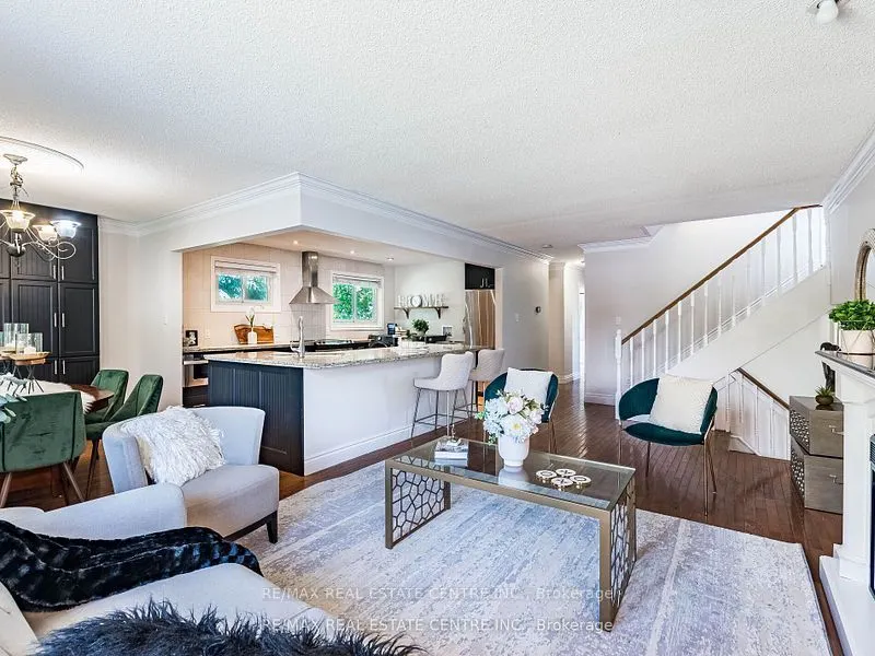 2406 Ventura Drive