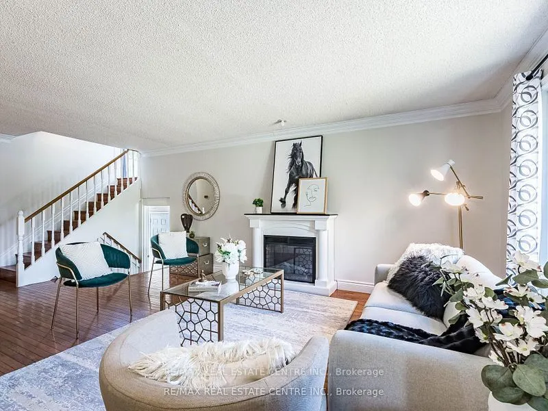 2406 Ventura Drive