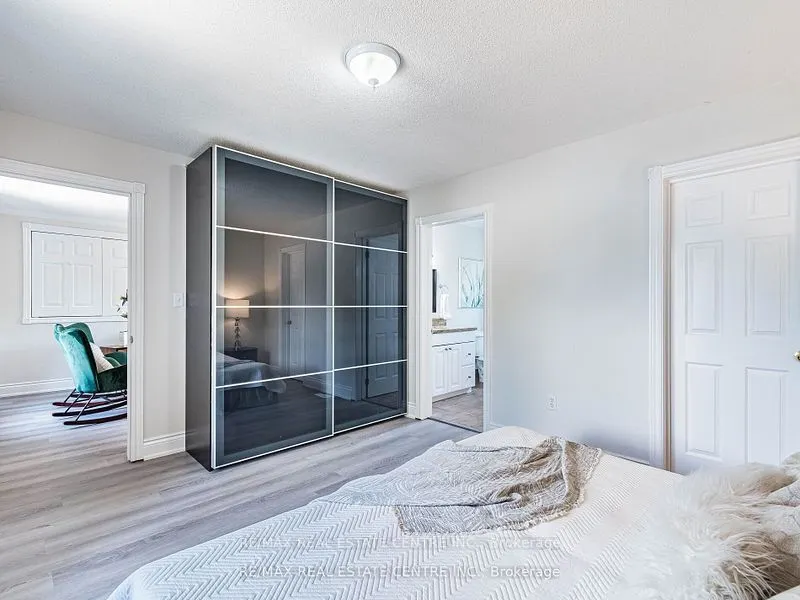 2406 Ventura Drive