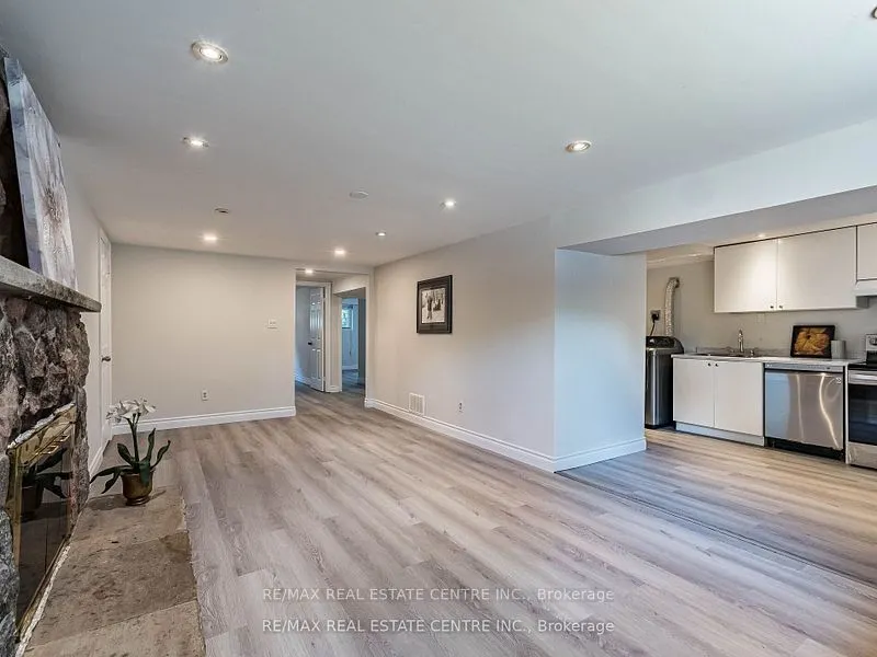 2406 Ventura Drive