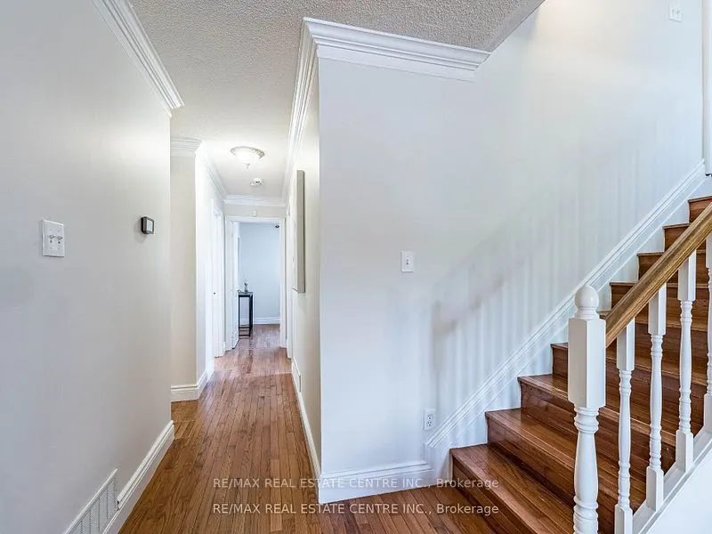 2406 Ventura Drive