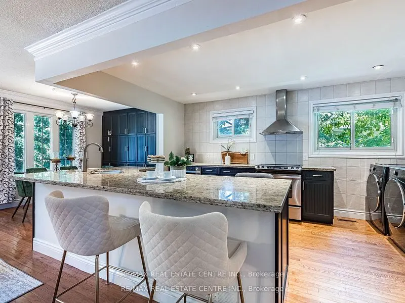 2406 Ventura Drive
