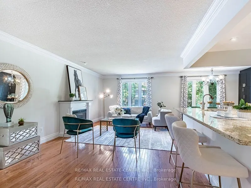2406 Ventura Drive
