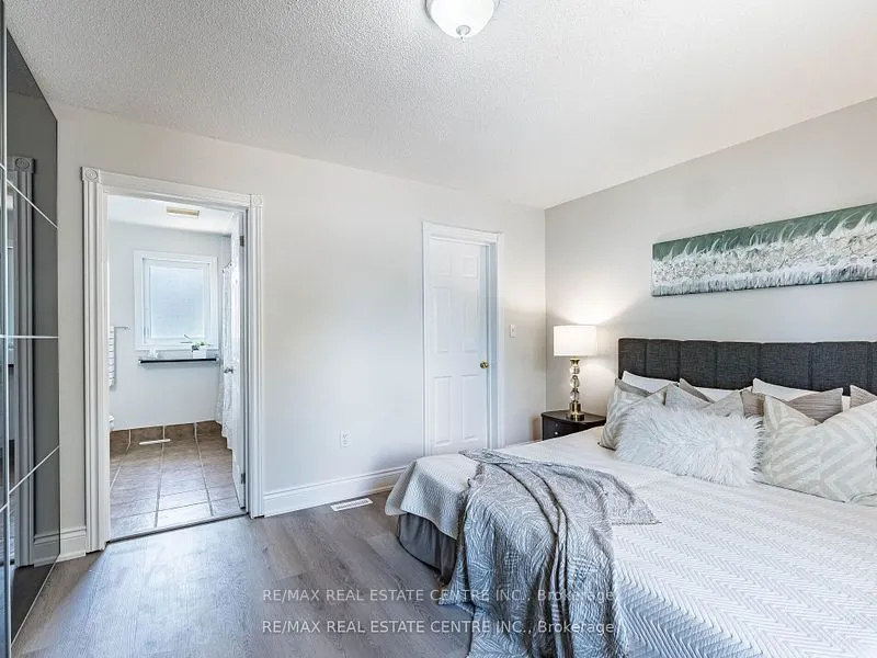 2406 Ventura Drive