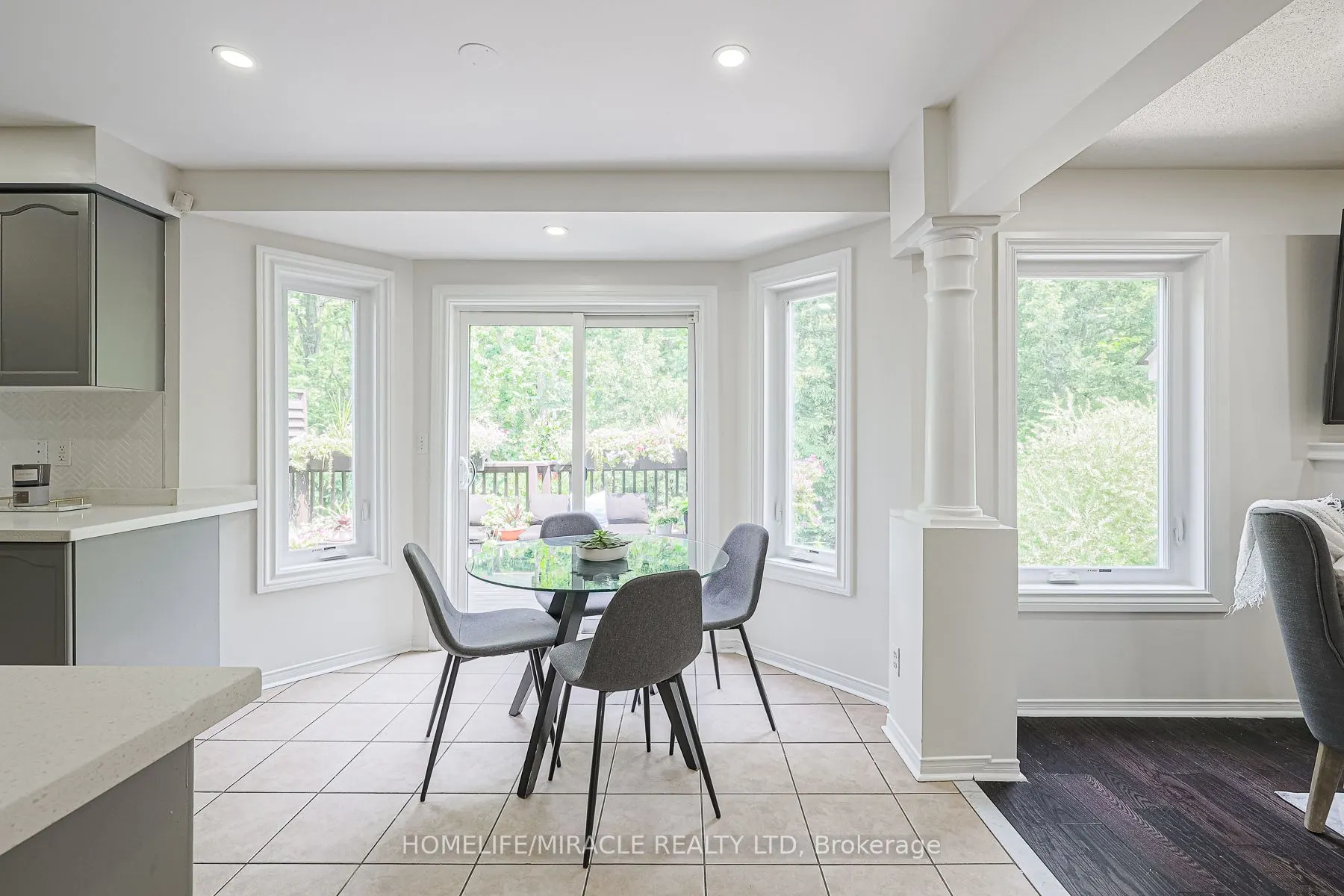 1204 Fox Crescent