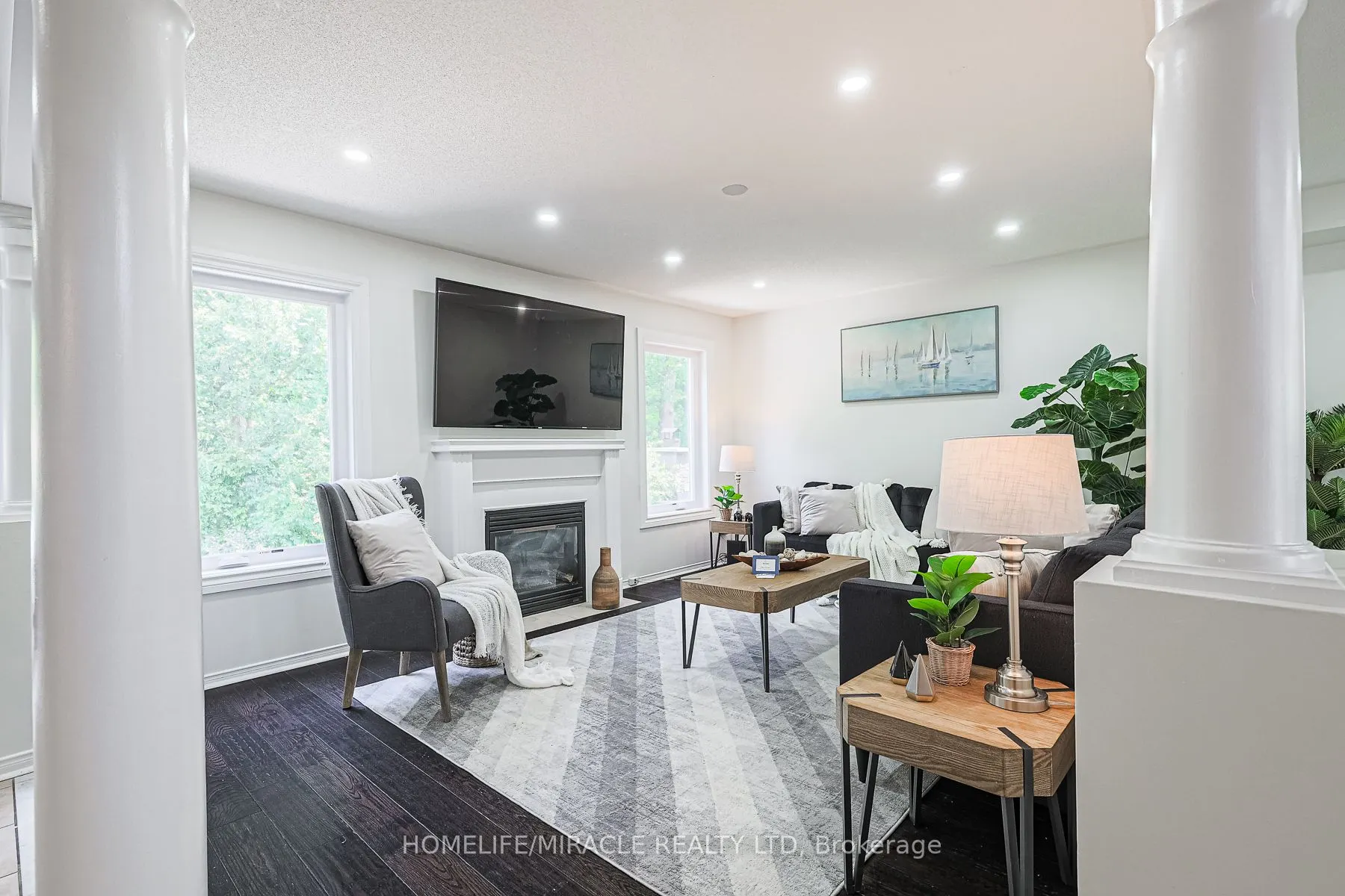 1204 Fox Crescent