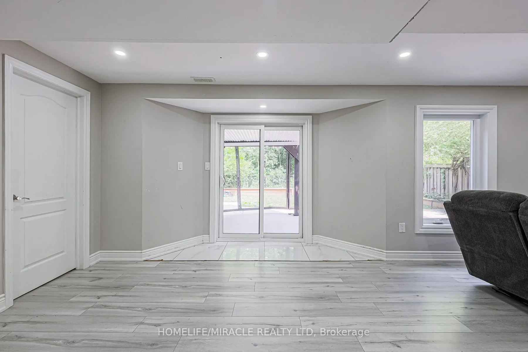 1204 Fox Crescent