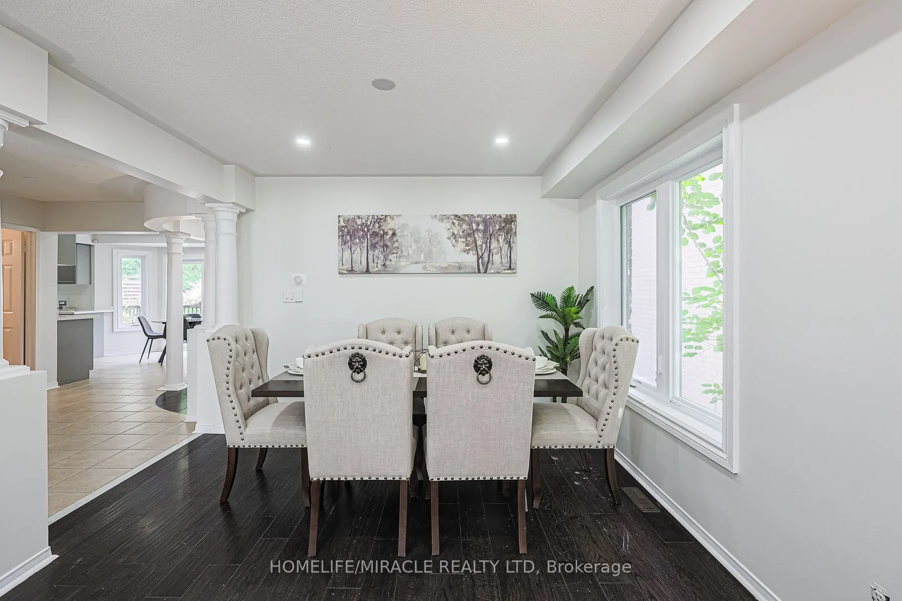 1204 Fox Crescent