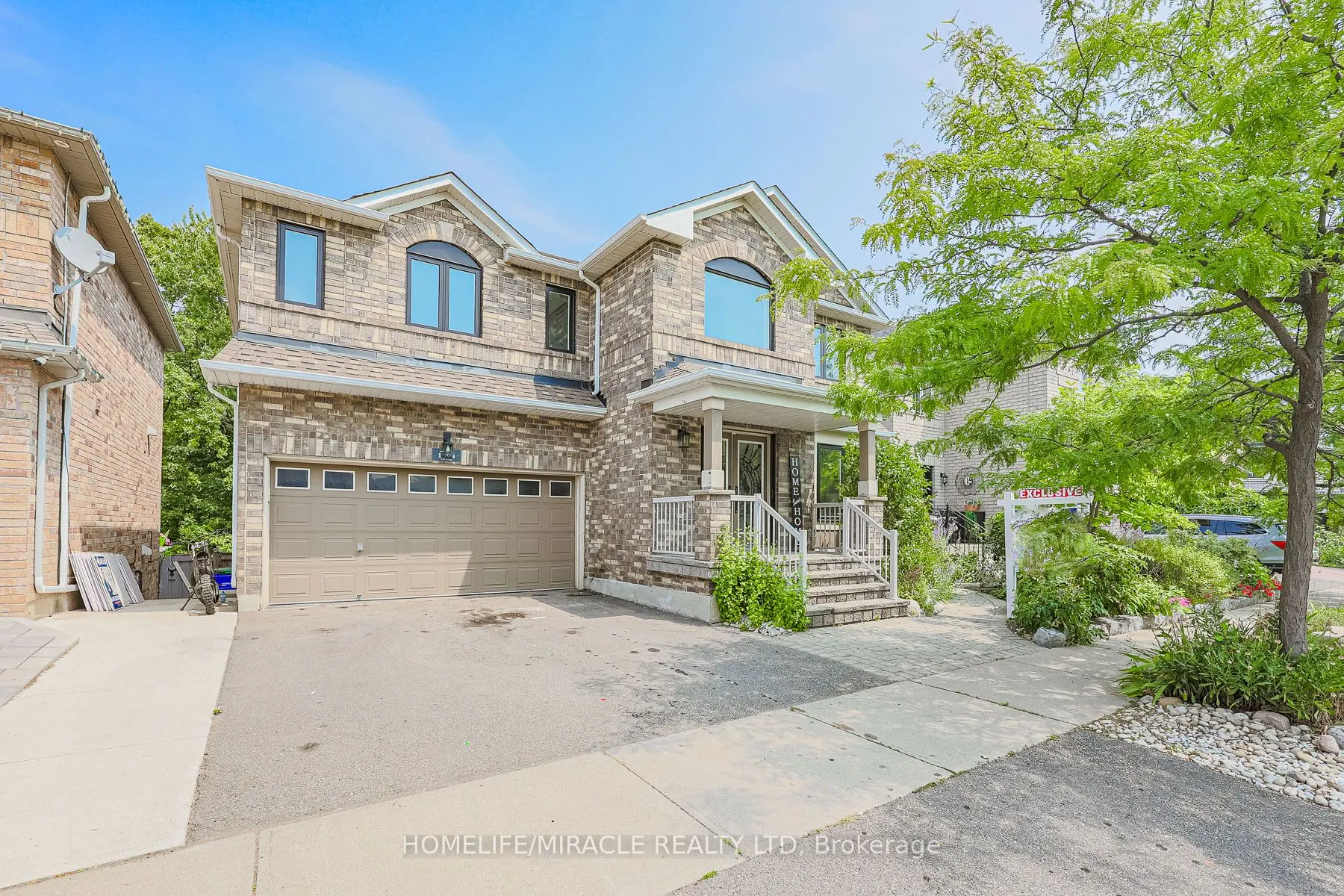 1204 Fox Crescent