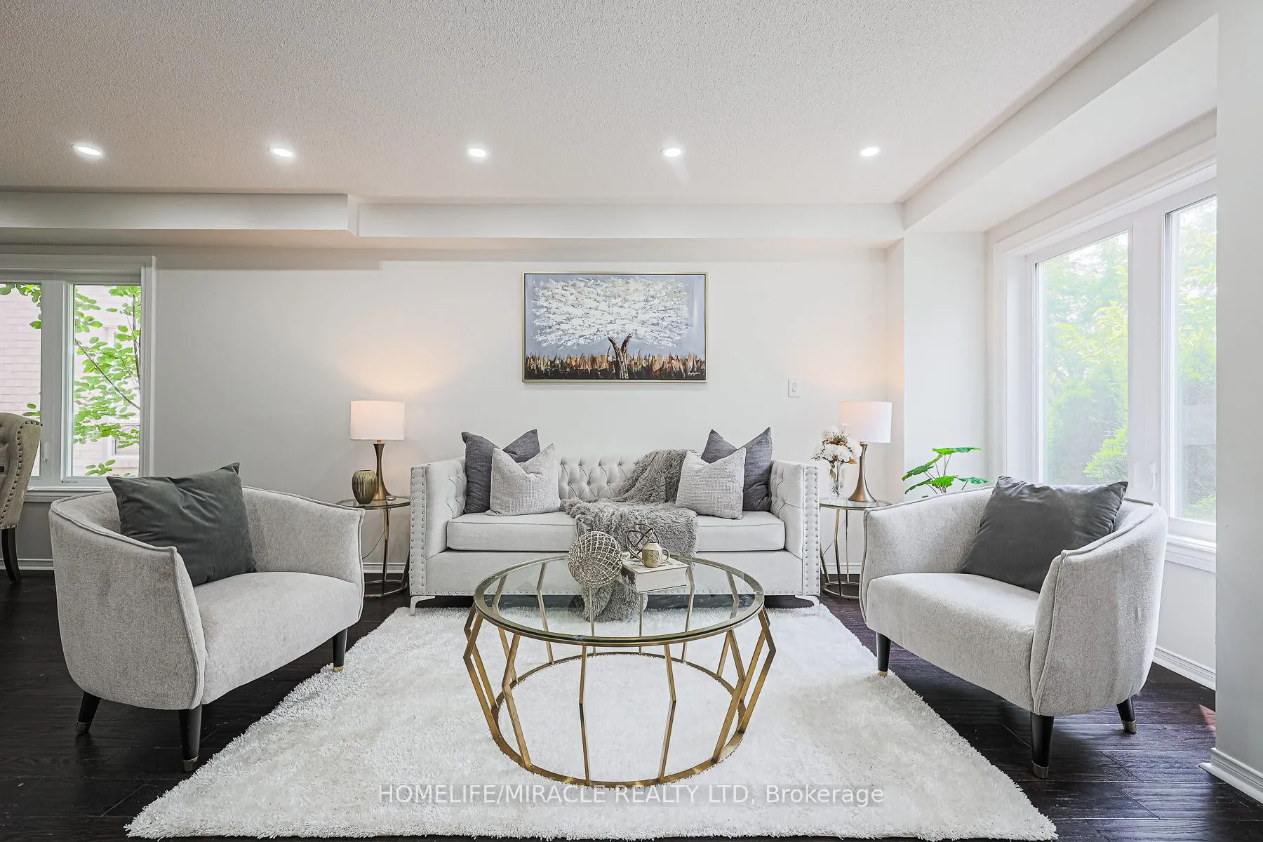 1204 Fox Crescent