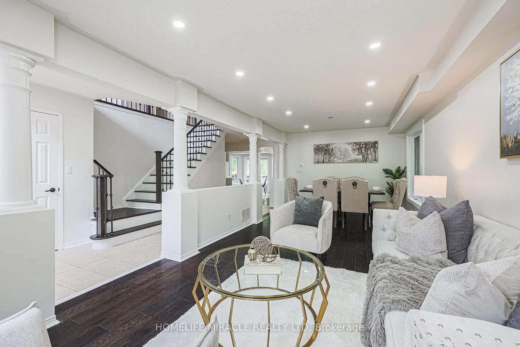 1204 Fox Crescent