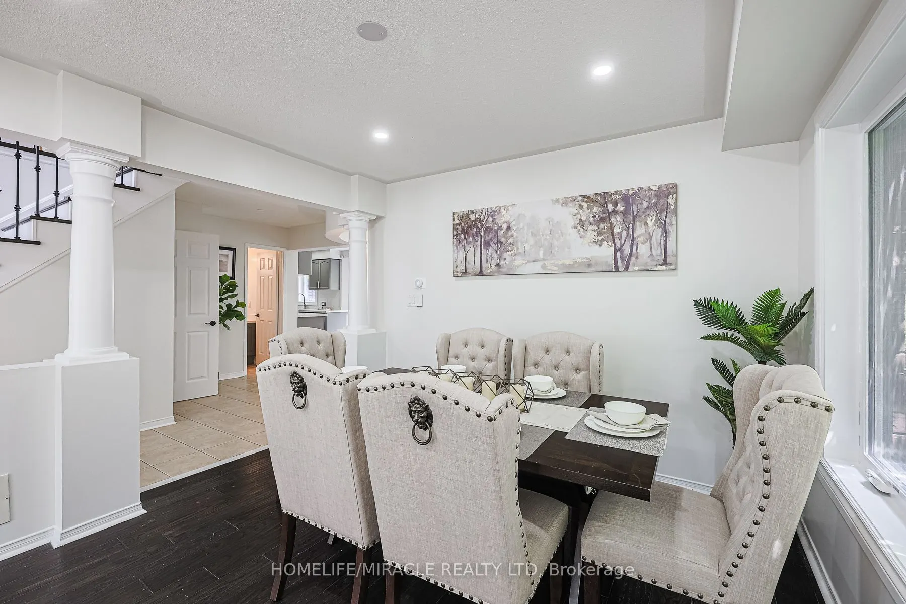 1204 Fox Crescent