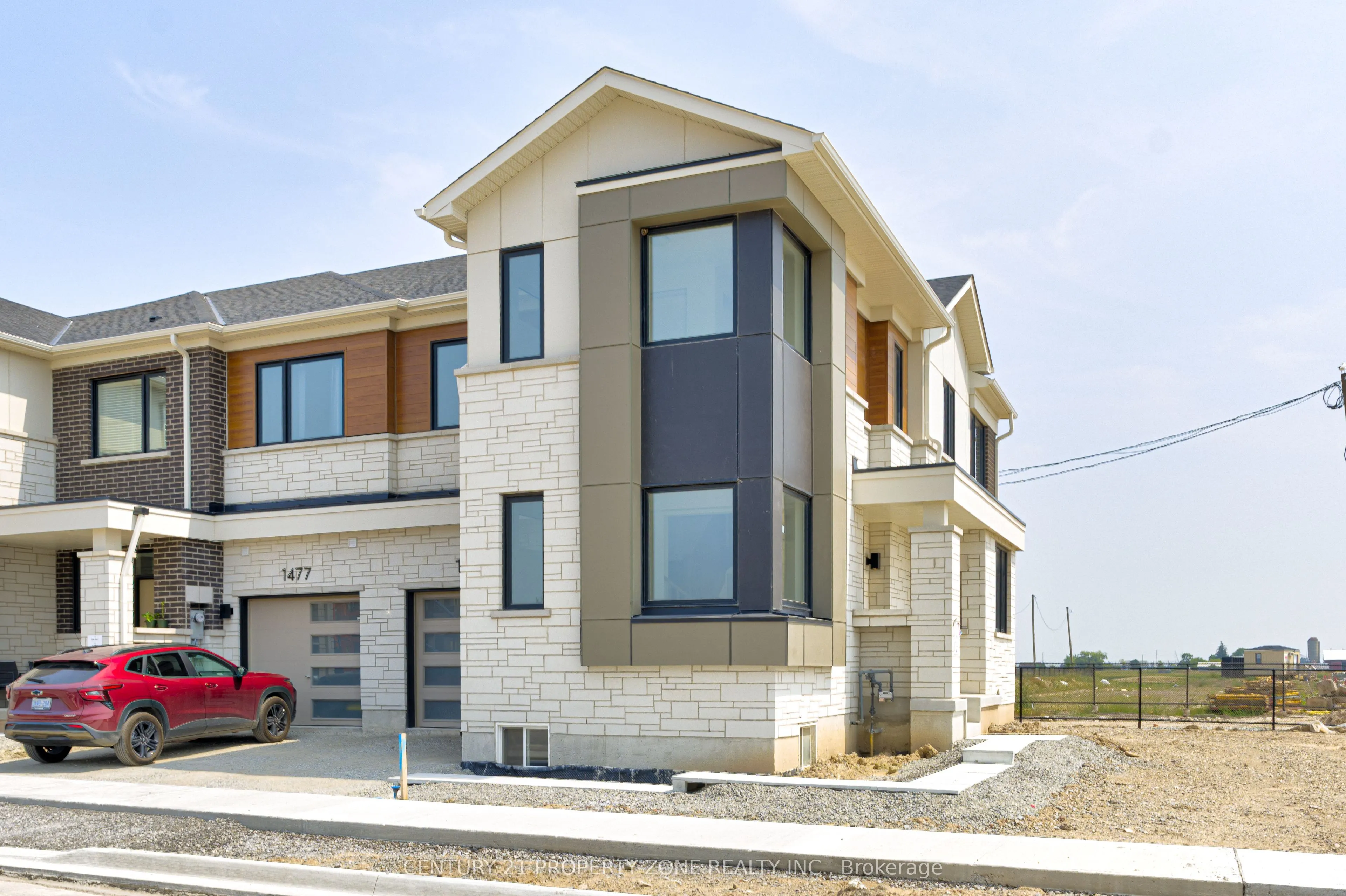 1475 RUTLAND CRES Crescent