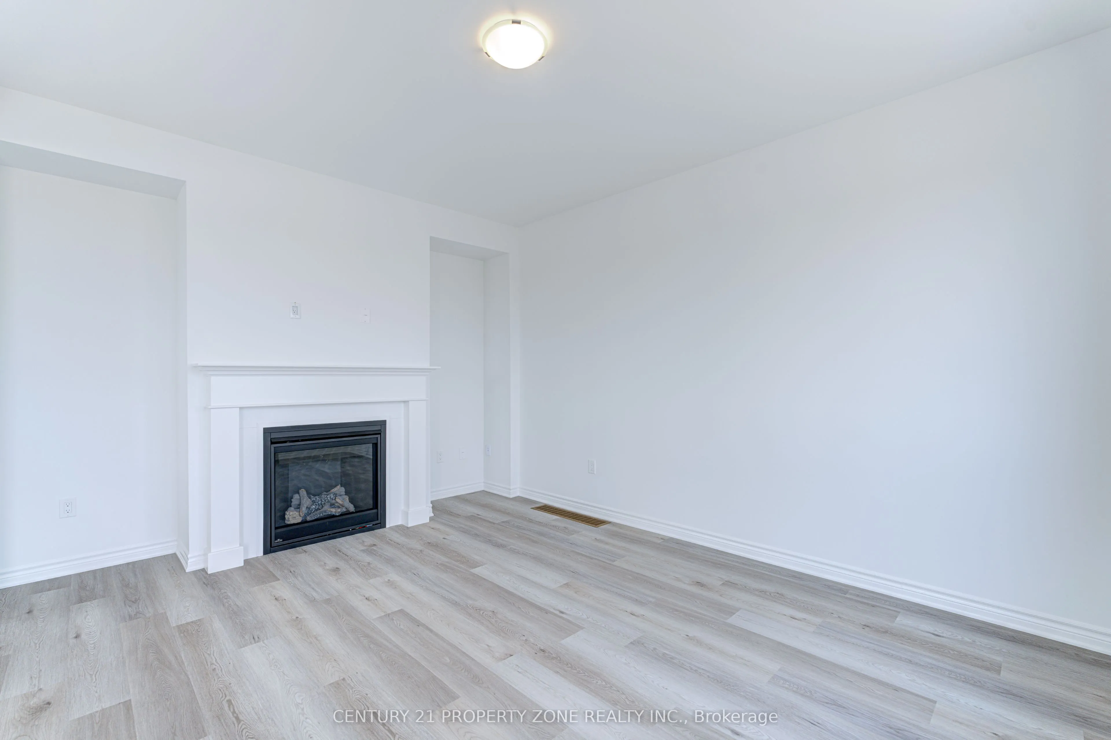 1475 RUTLAND CRES Crescent