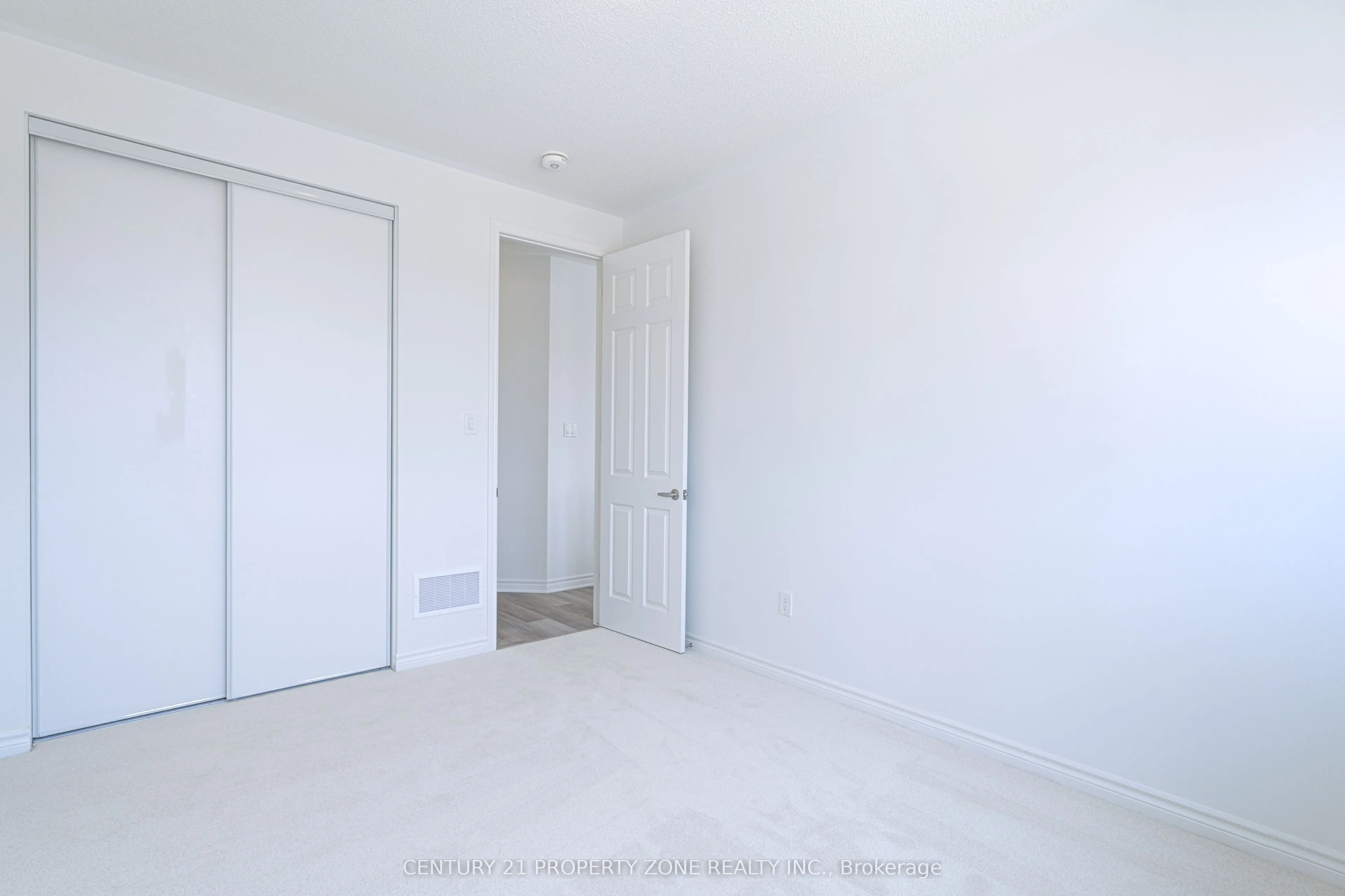 1475 RUTLAND CRES Crescent
