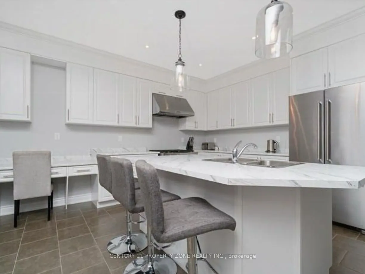 39 Monument Trail, #Upper