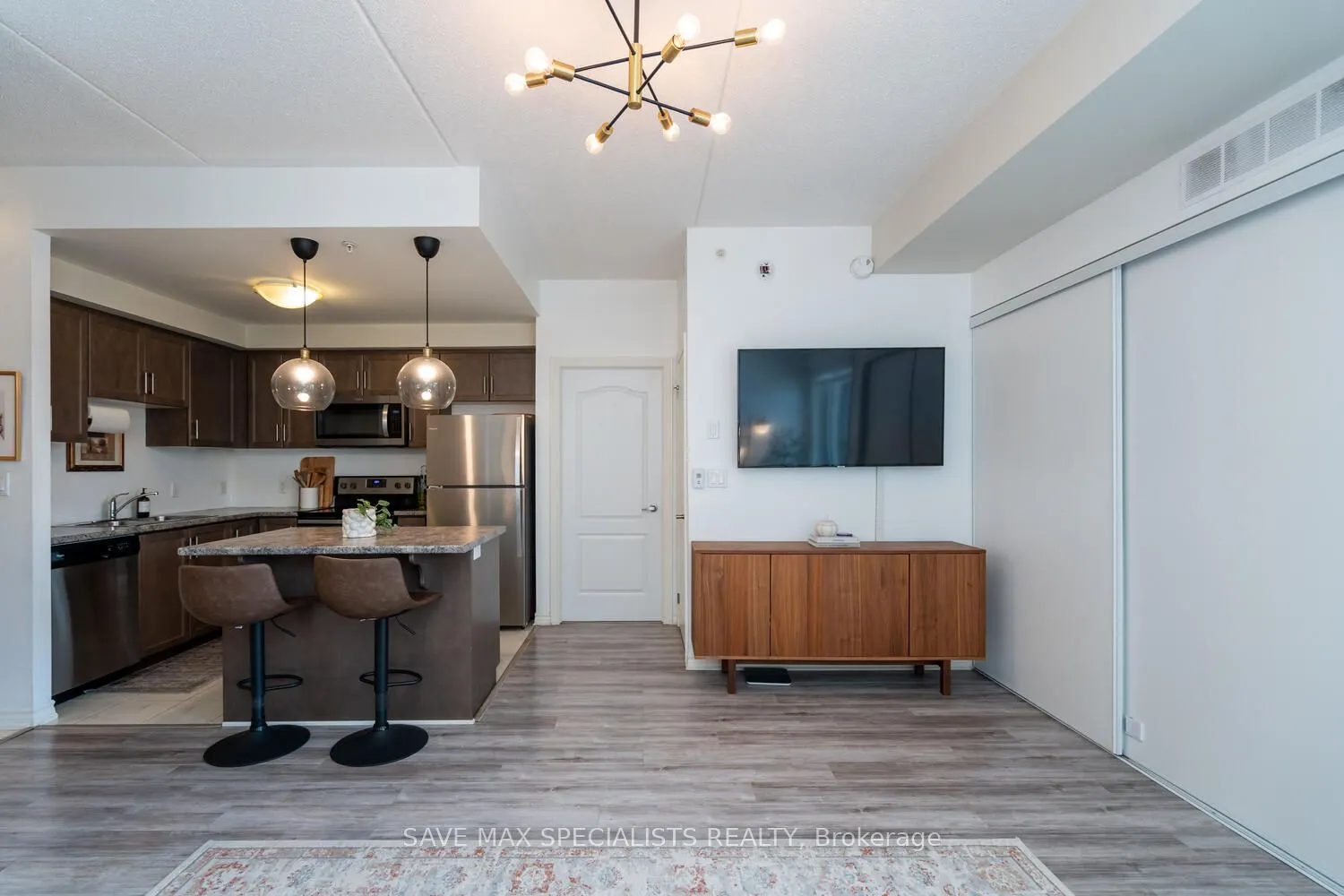 640 Sauve Street, #422
