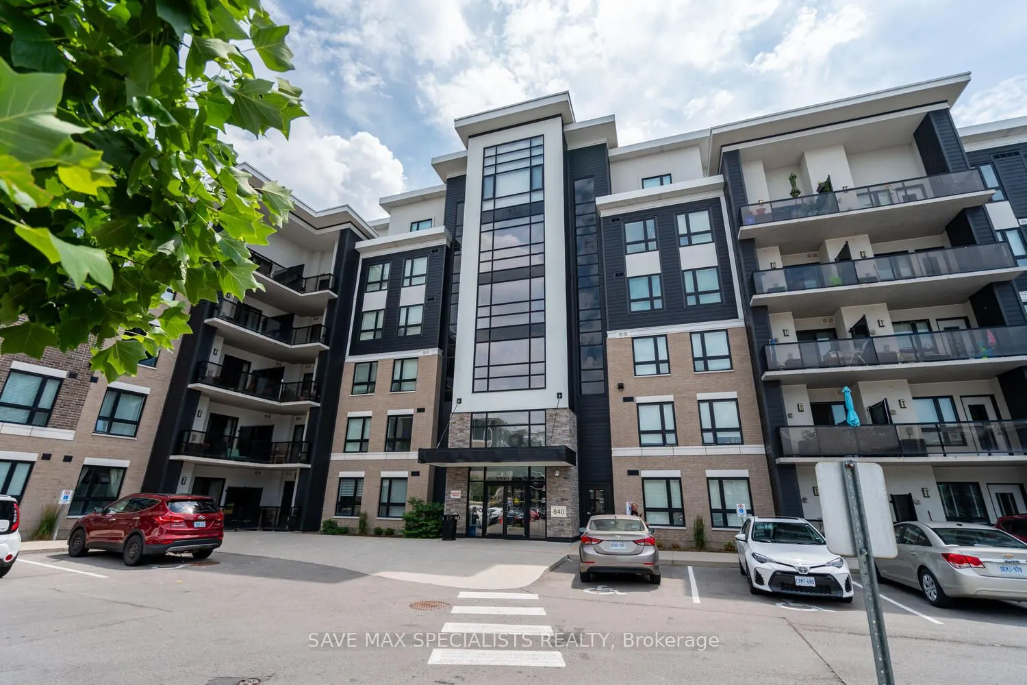 640 Sauve Street, #422