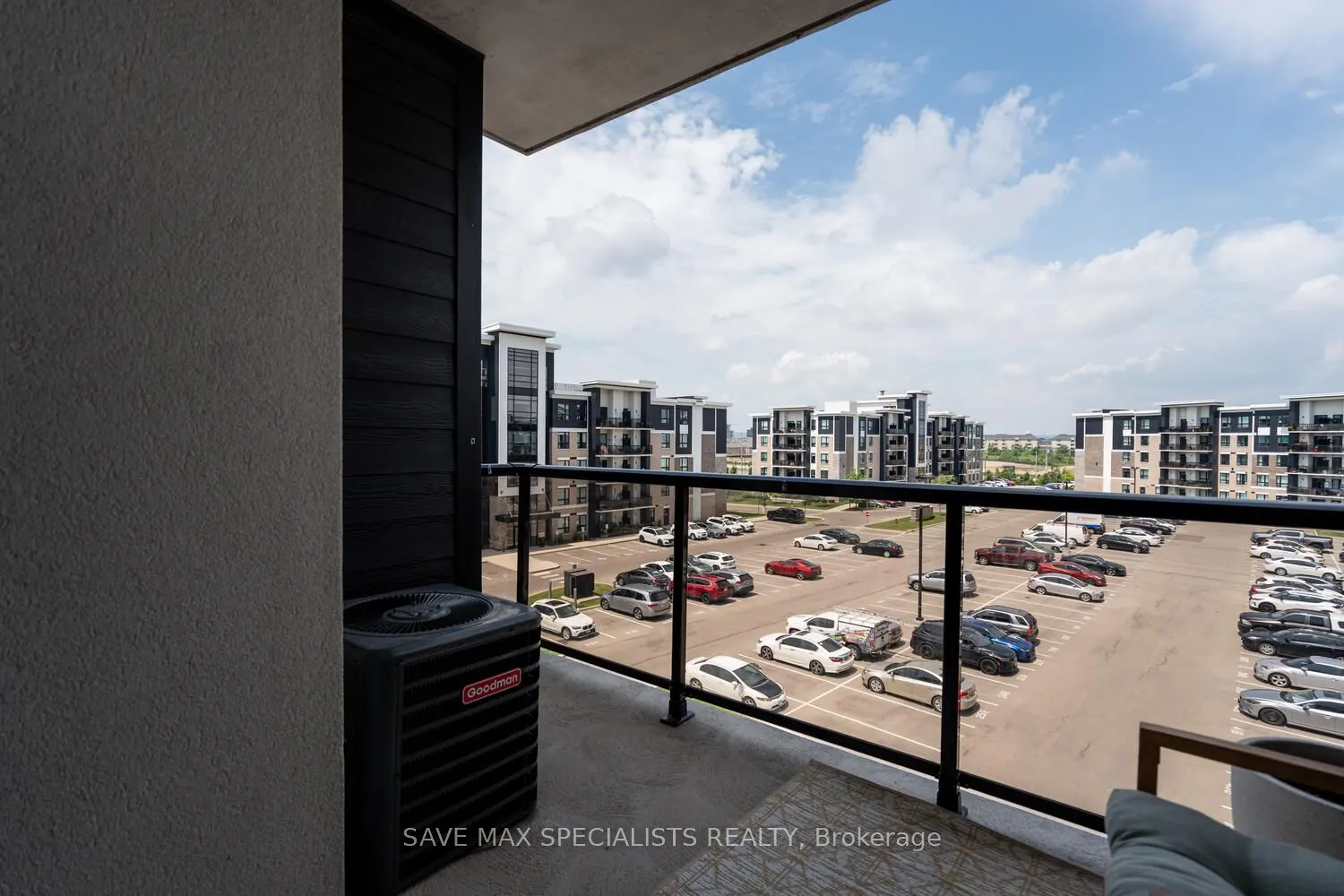 640 Sauve Street, #422