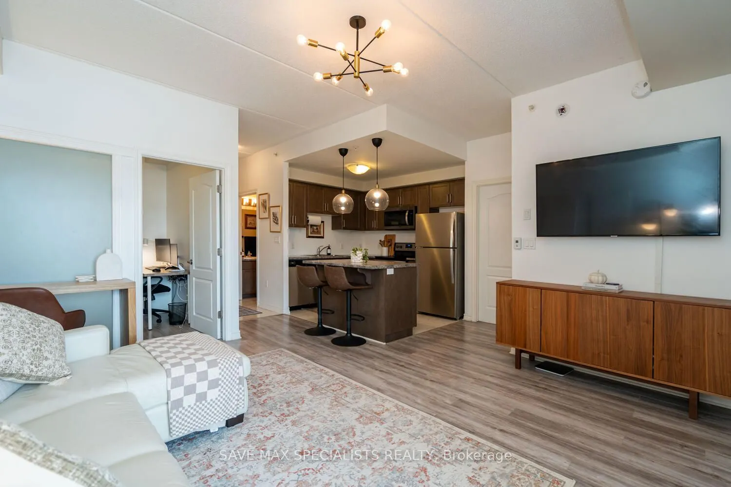 640 Sauve Street, #422