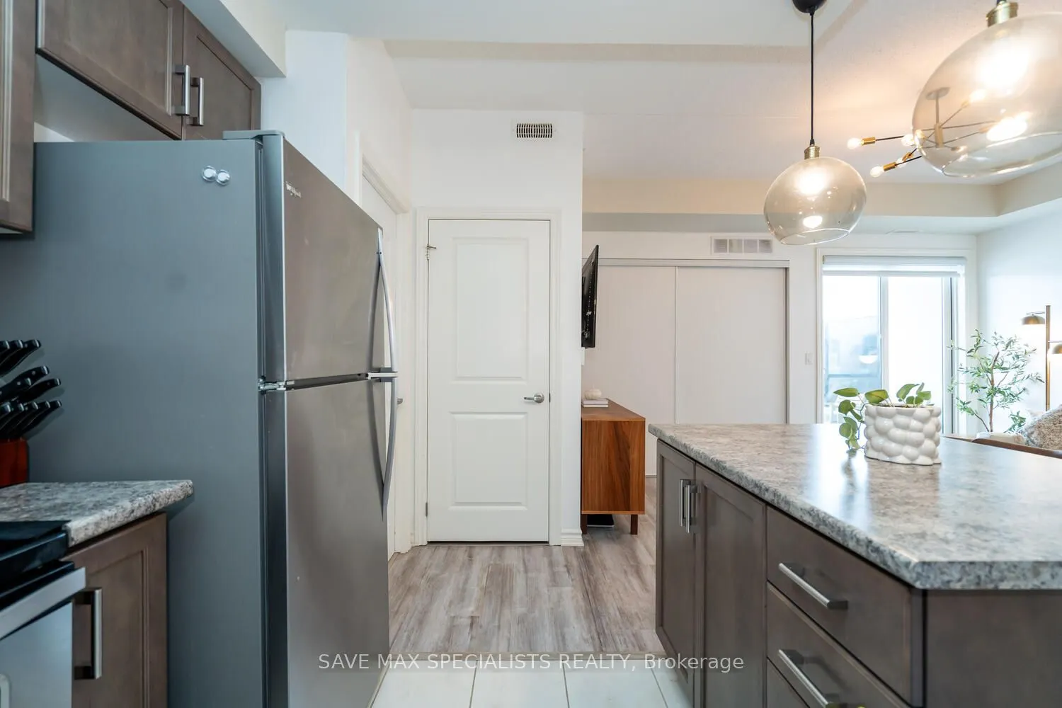 640 Sauve Street, #422
