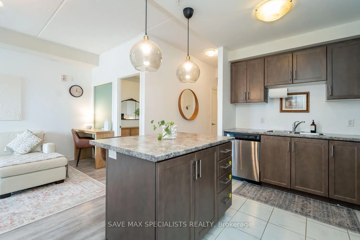 640 Sauve Street, #422