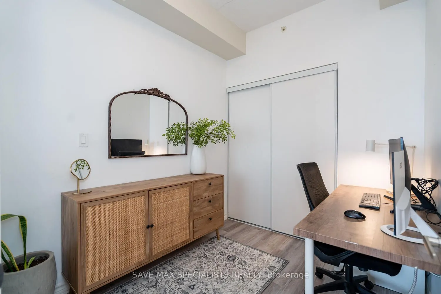 640 Sauve Street, #422