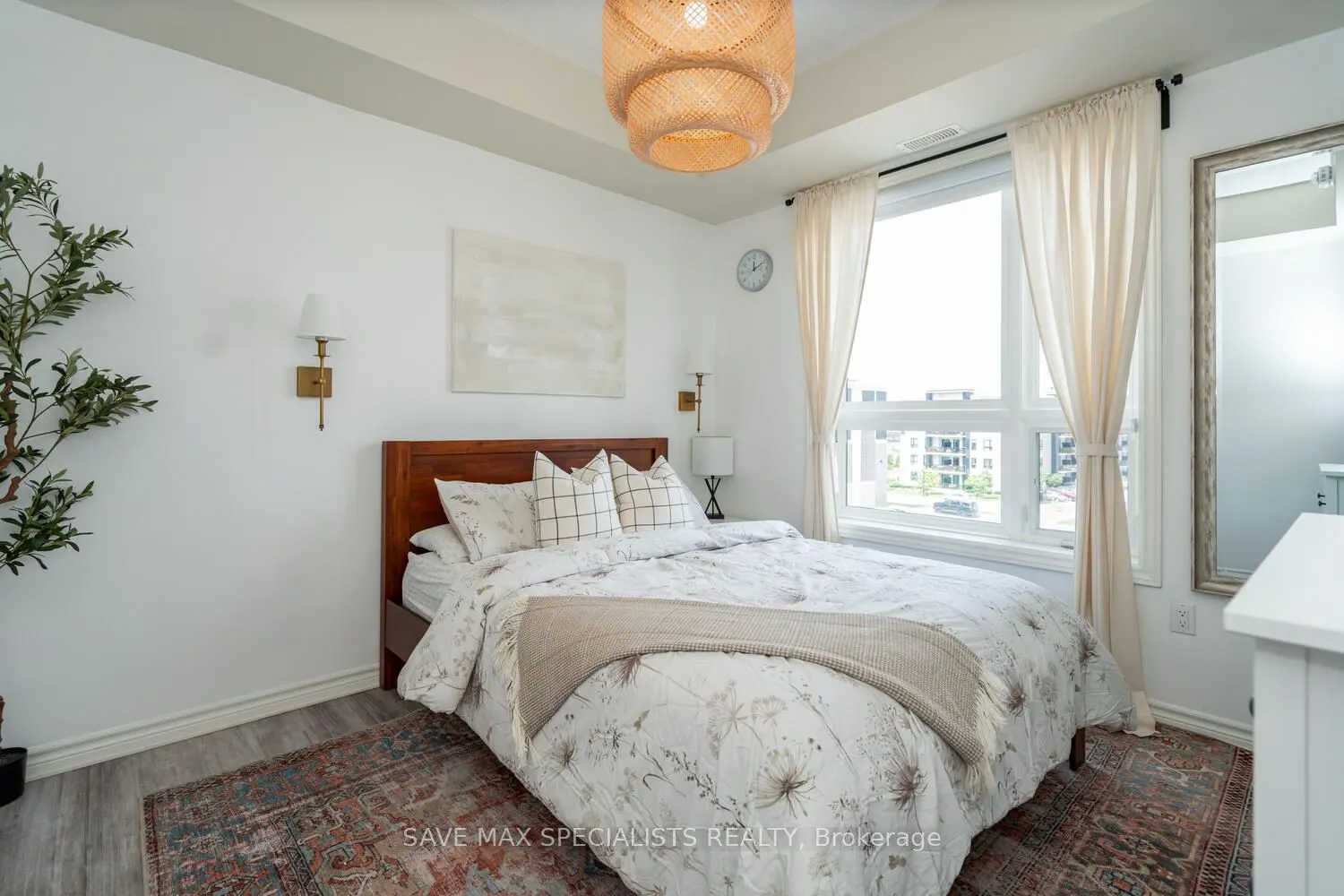 640 Sauve Street, #422