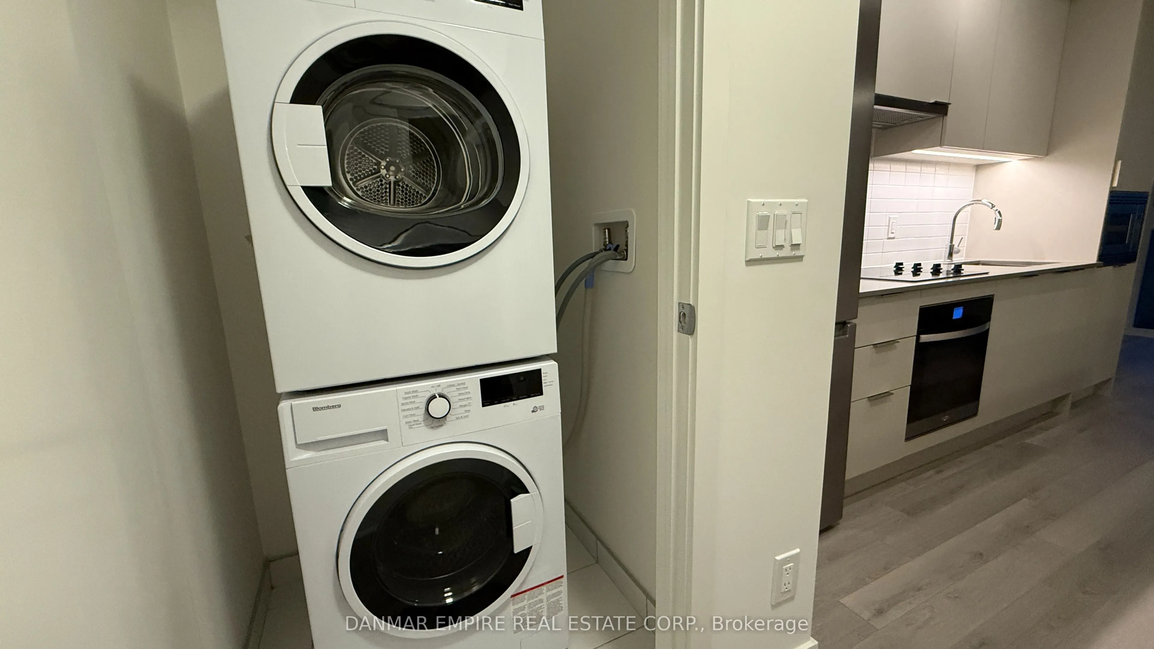 3079 Trafalgar Road, #303