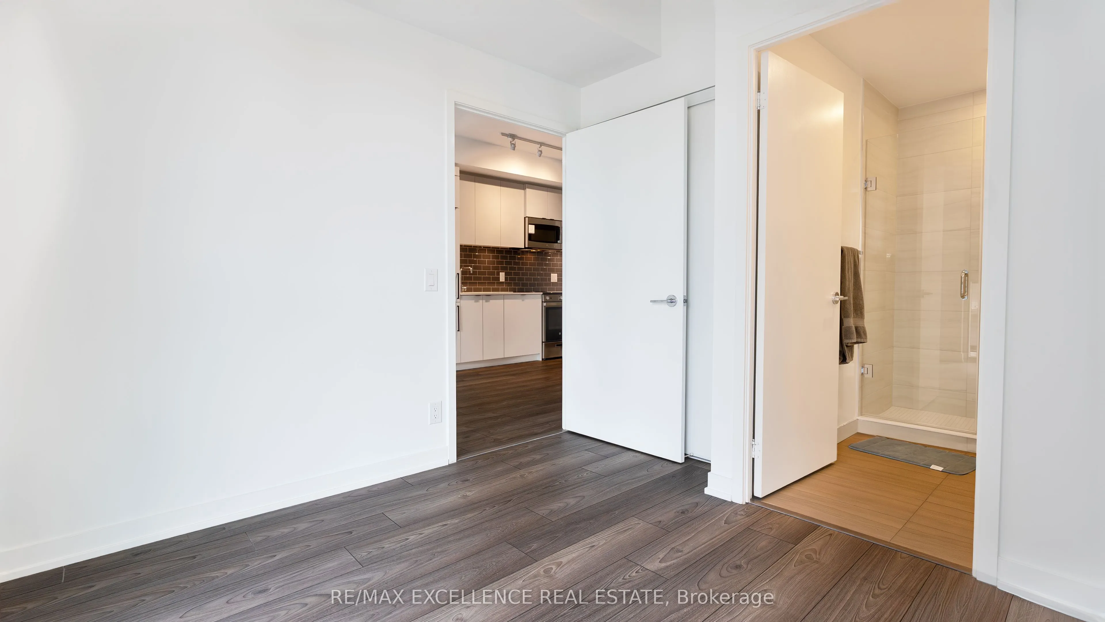 285 Dufferin Street, #927