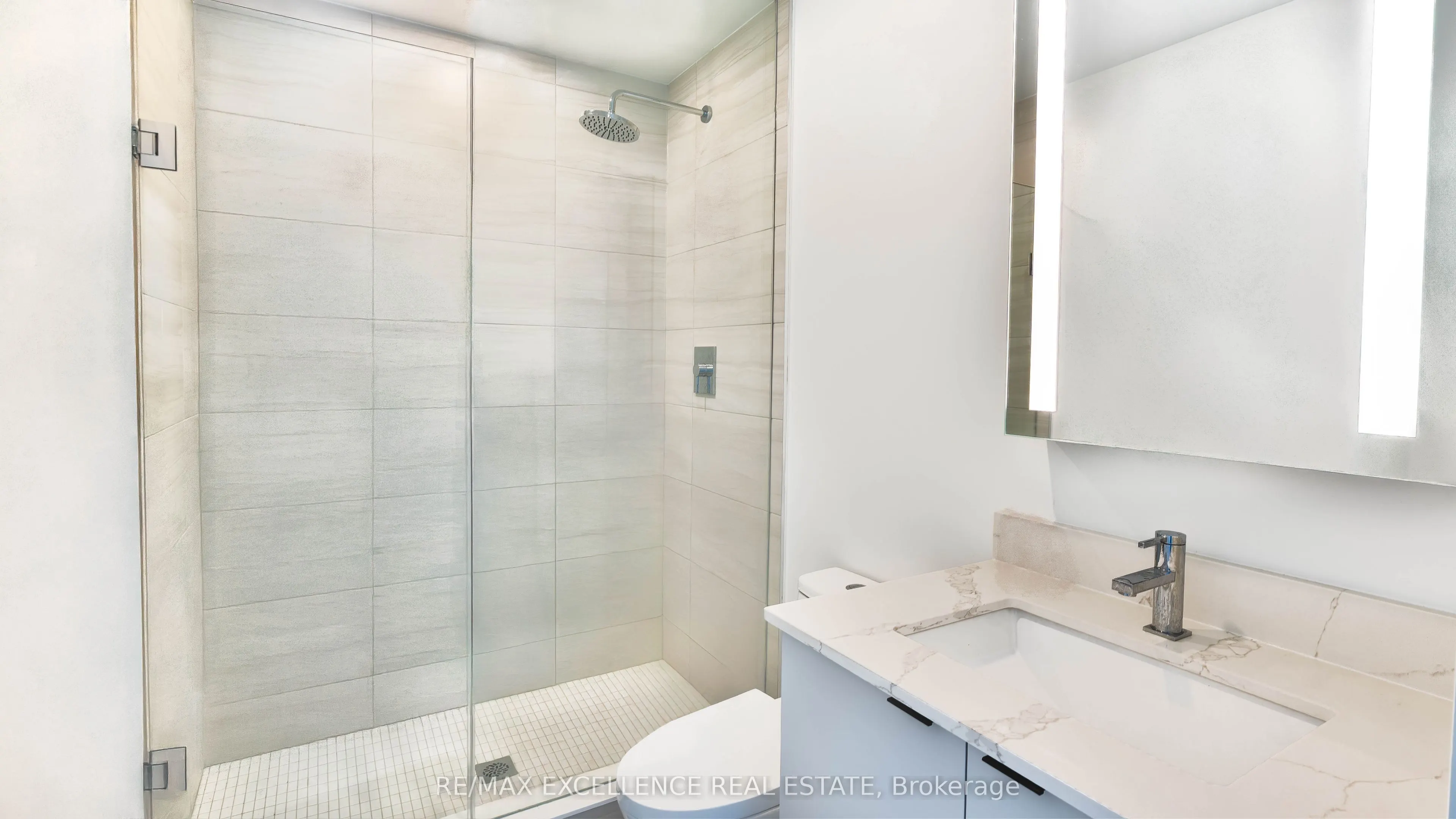 285 Dufferin Street, #927