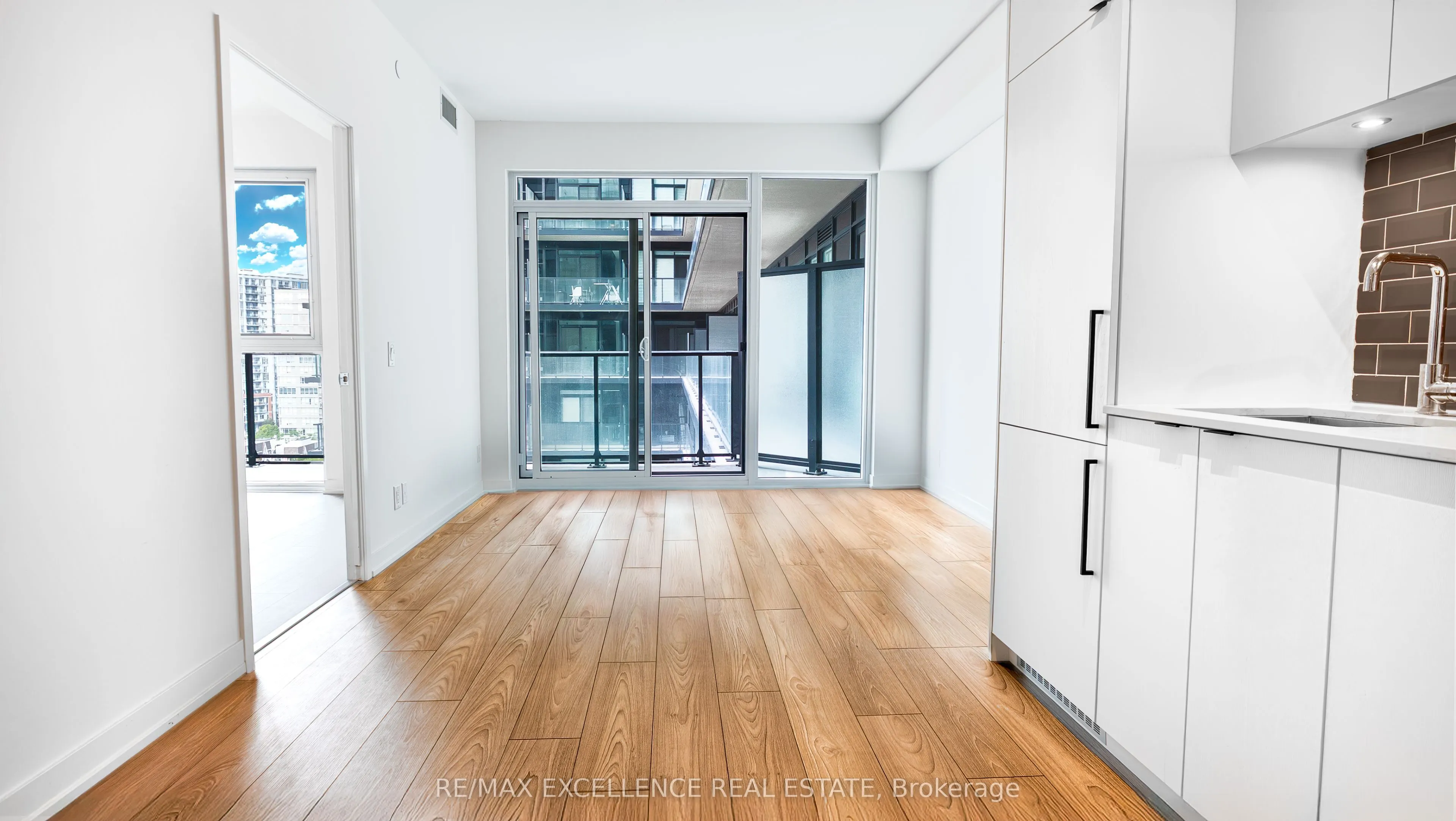 285 Dufferin Street, #927