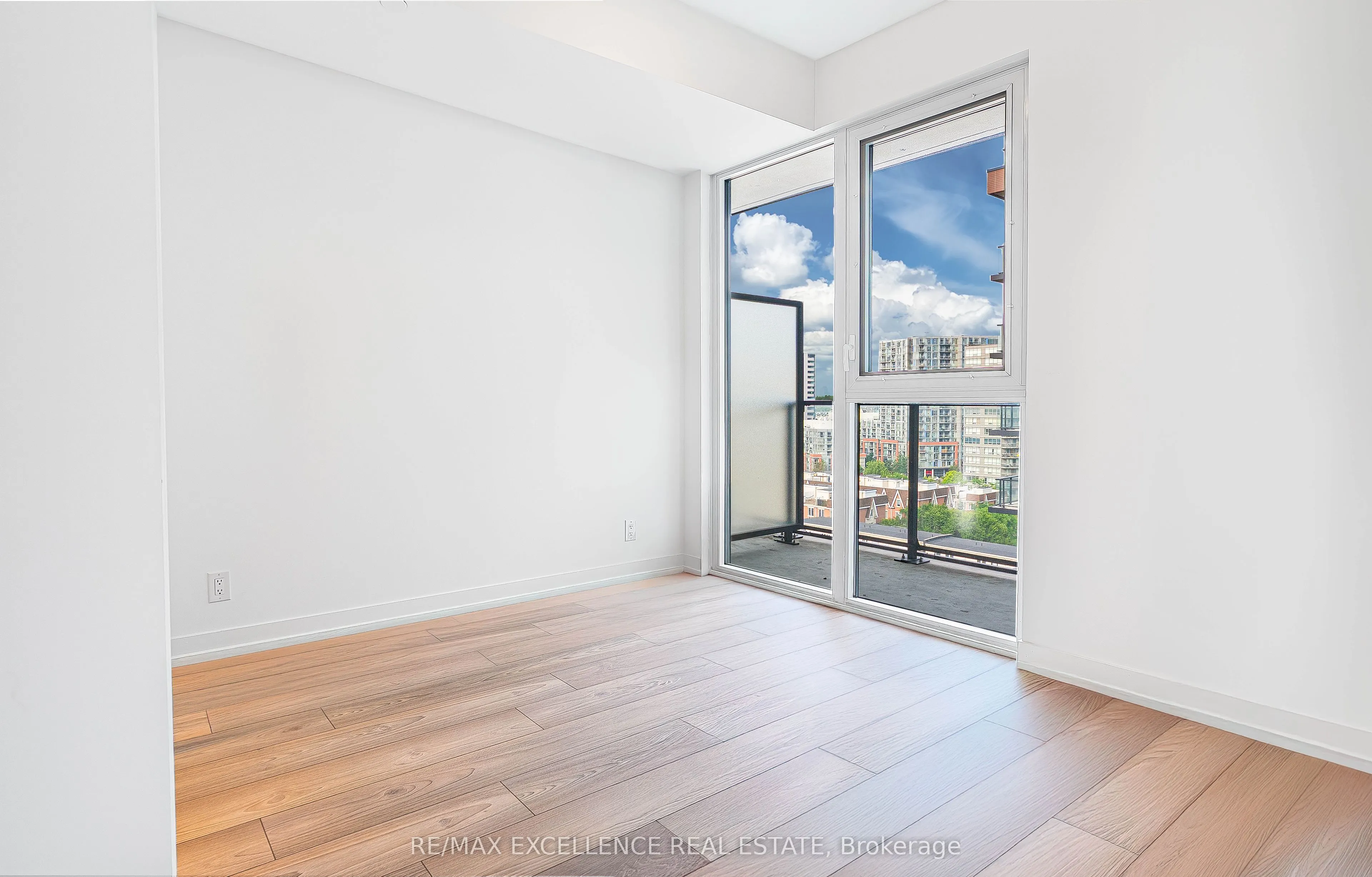 285 Dufferin Street, #927