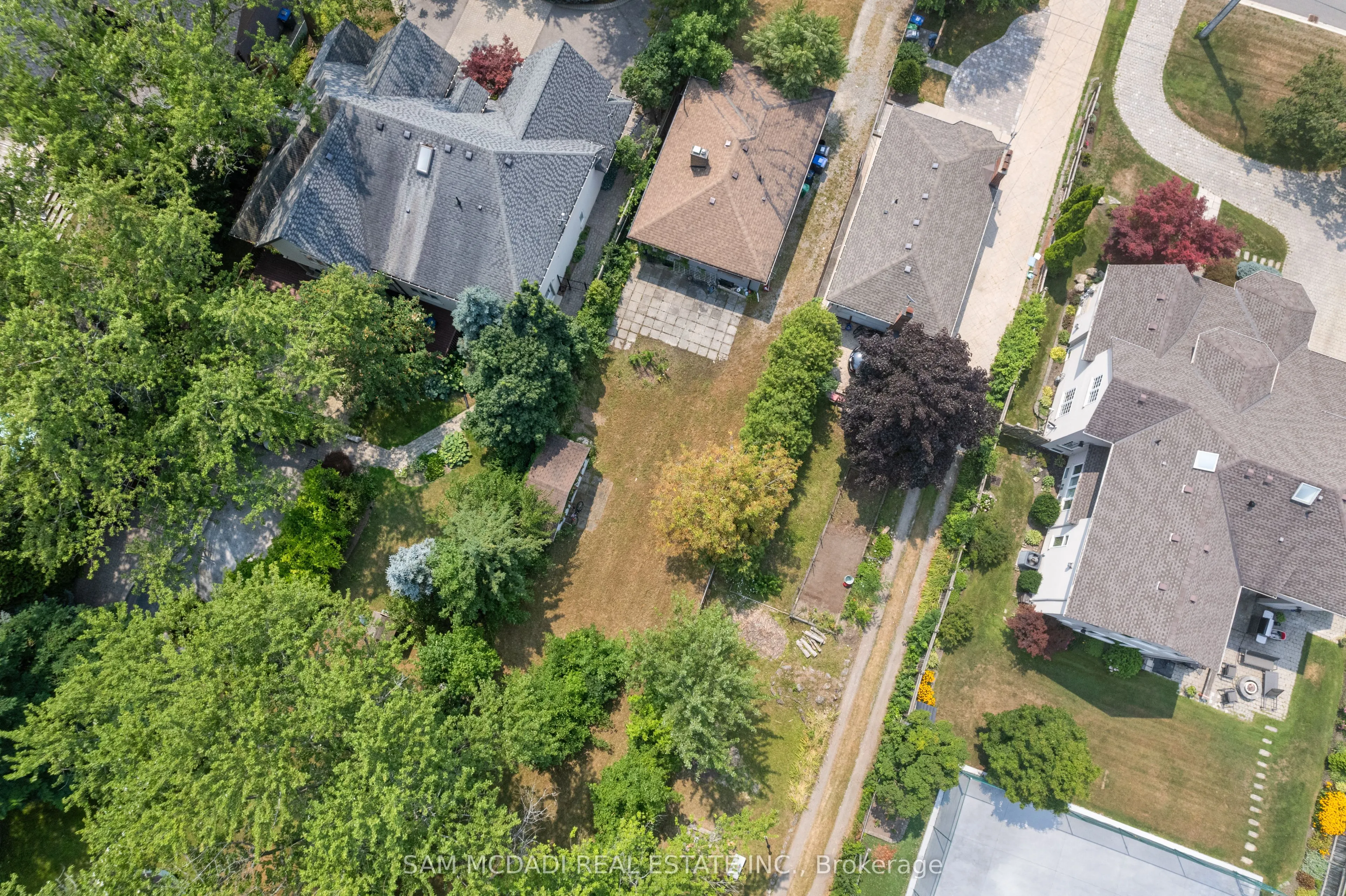 1503 Indian Grove