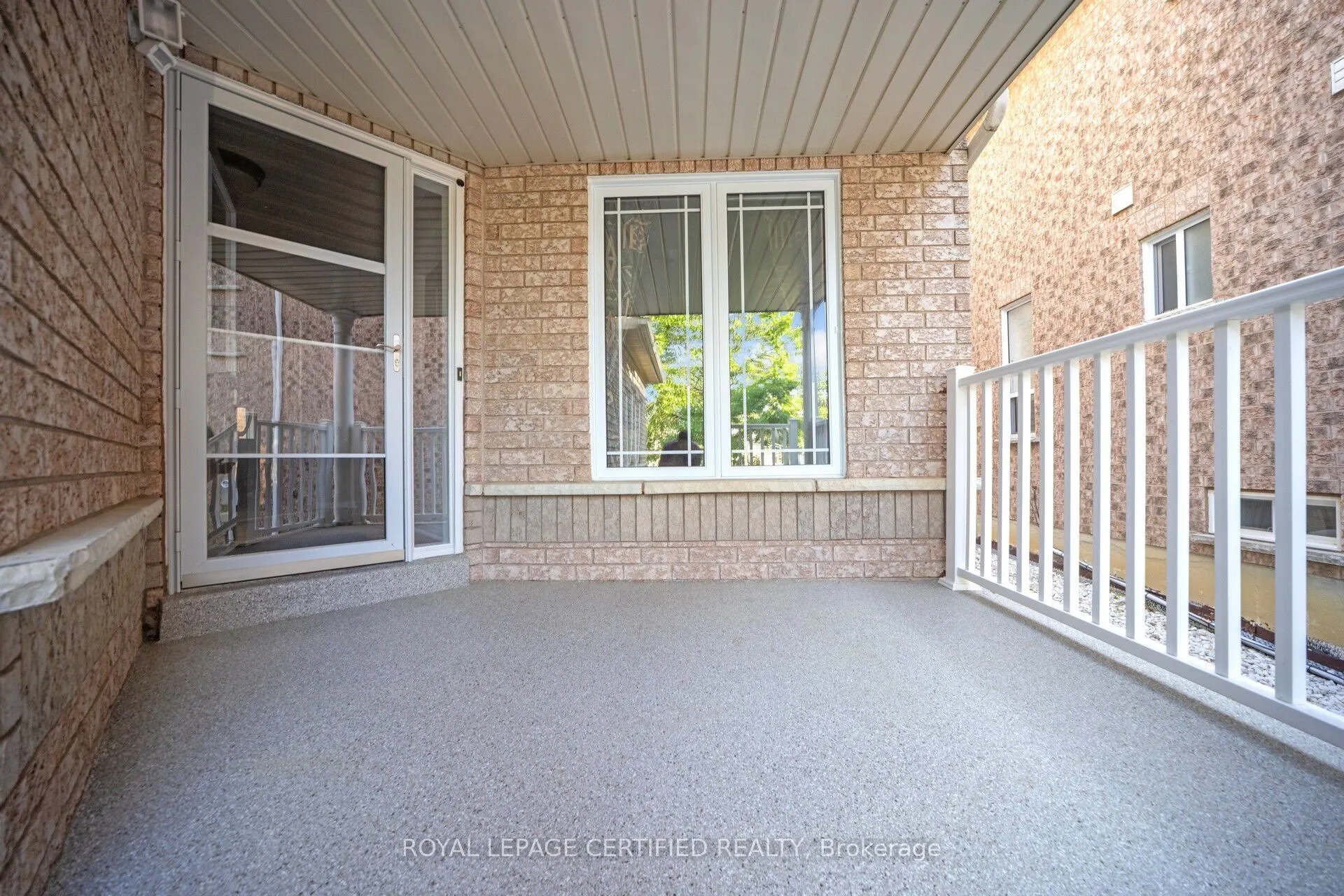 252 Vintage Gate