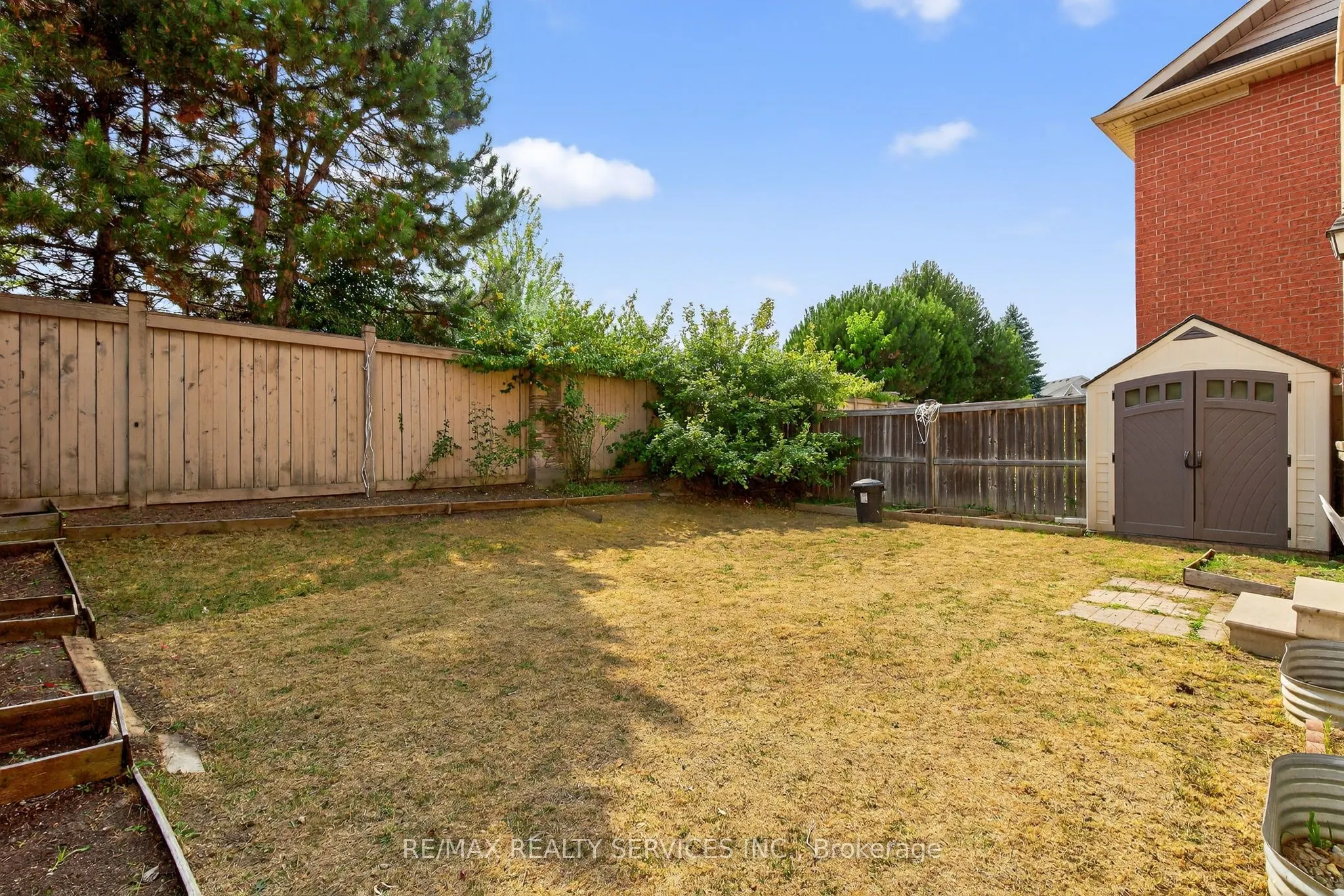 18 Fishing Crescent