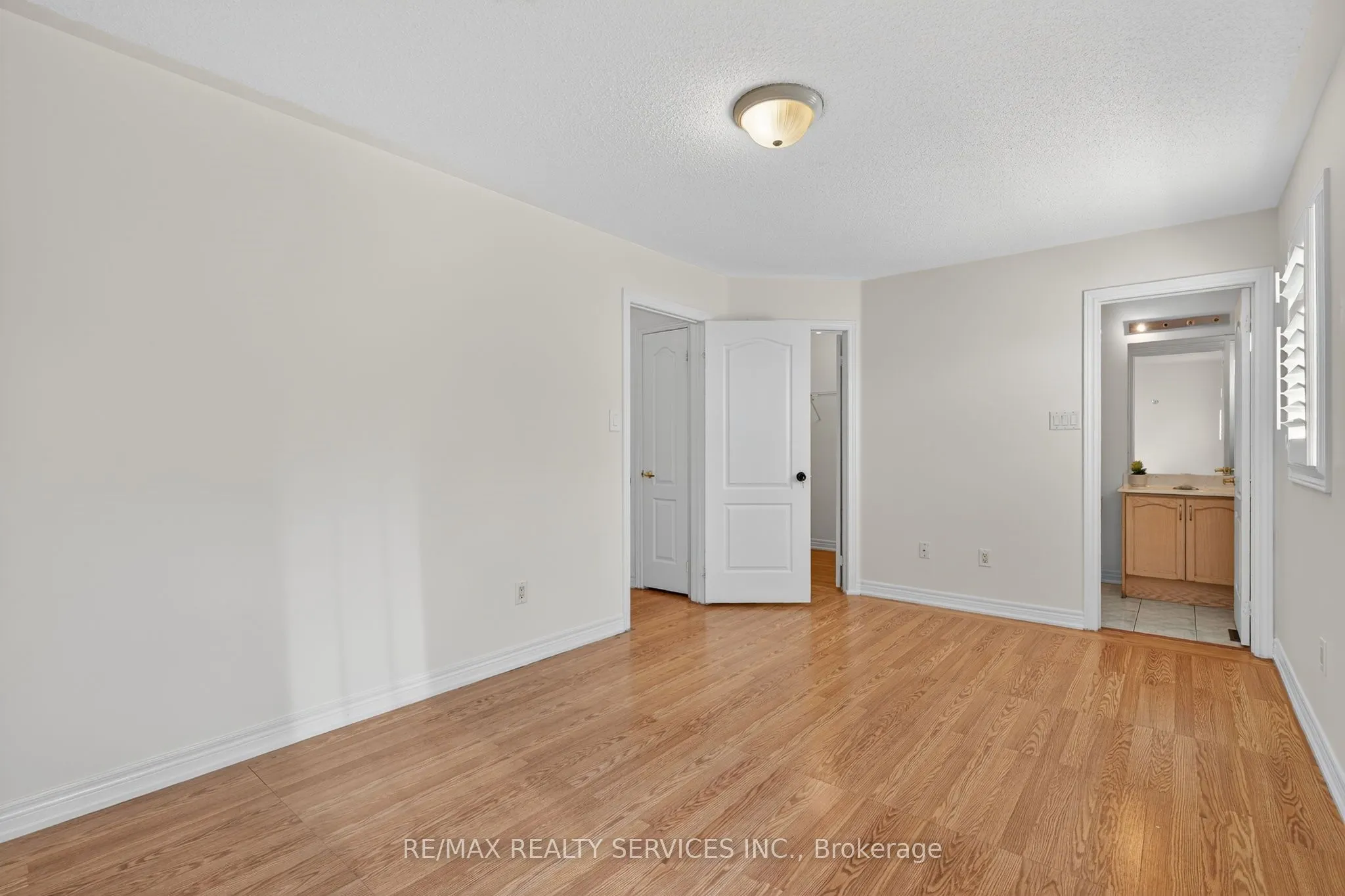 18 Fishing Crescent
