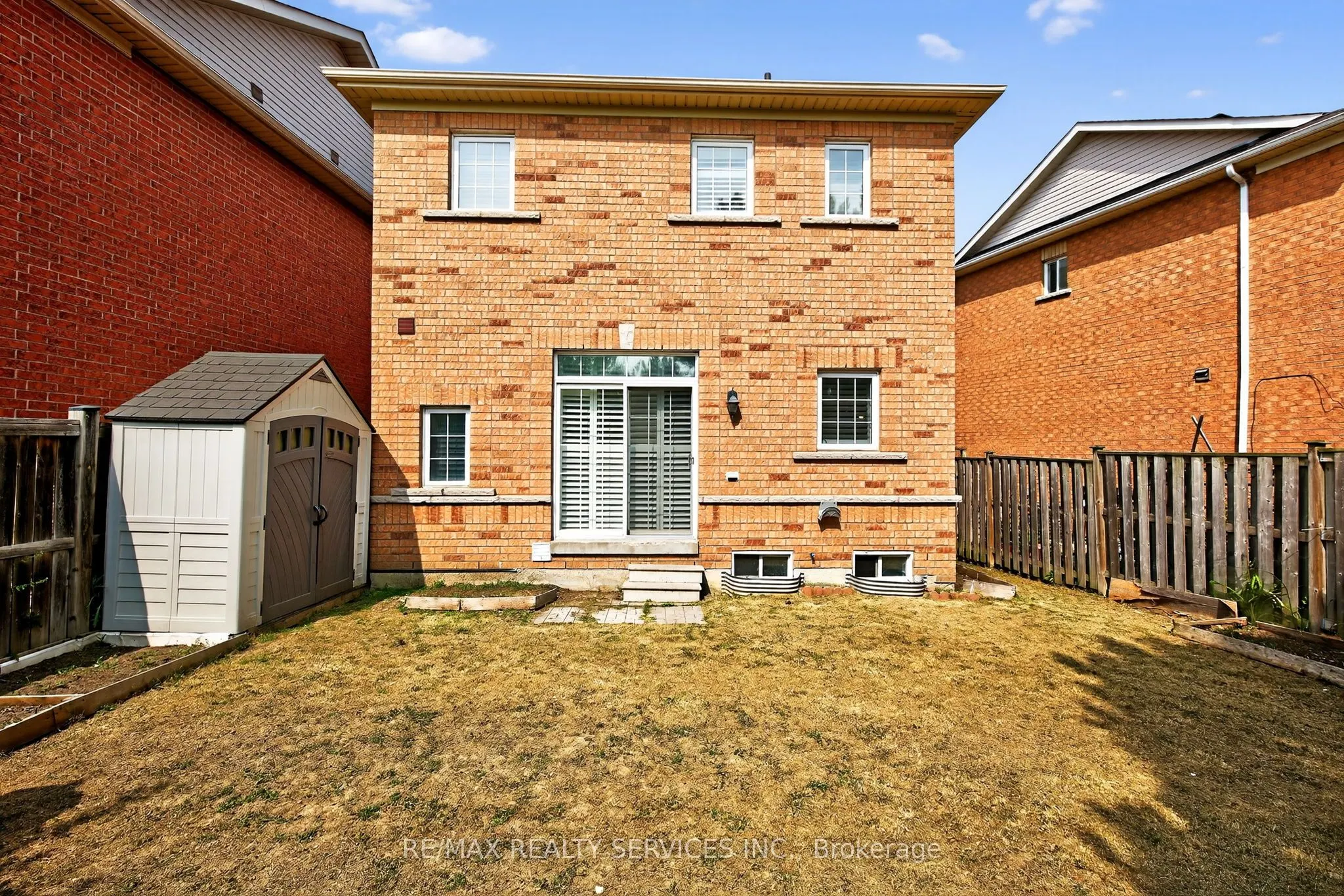 18 Fishing Crescent