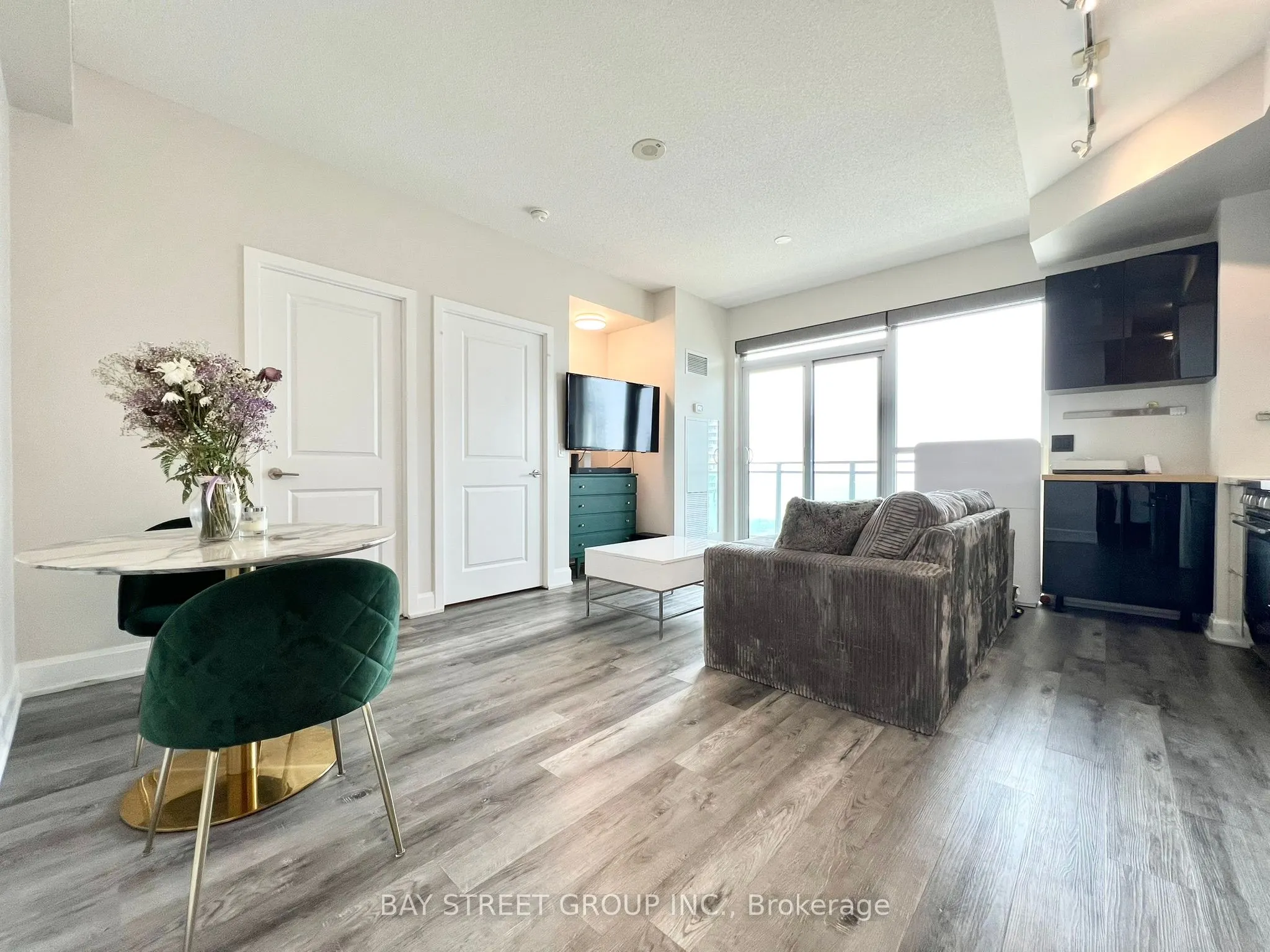 33 Shore Breeze Drive, #3101