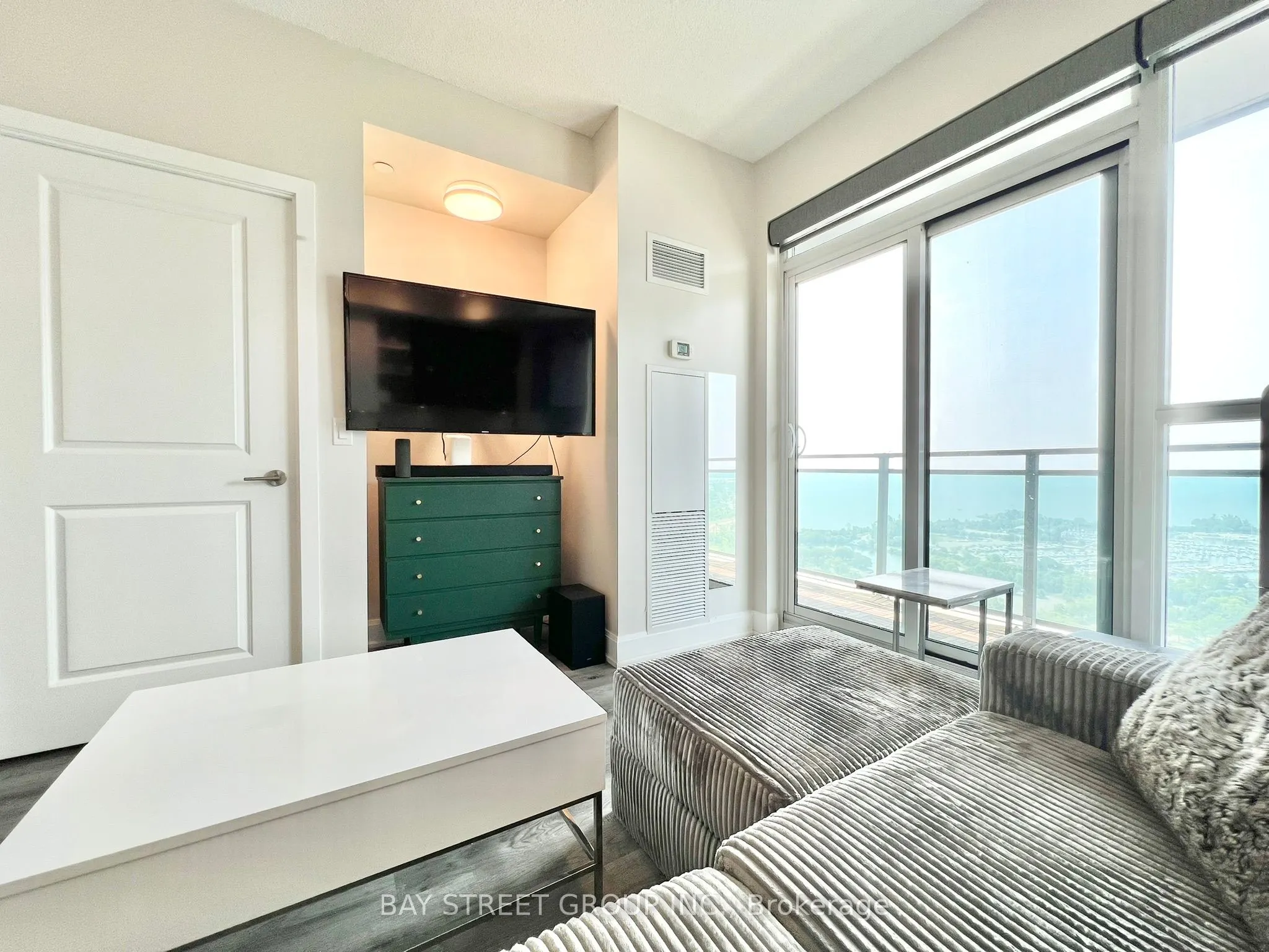 33 Shore Breeze Drive, #3101