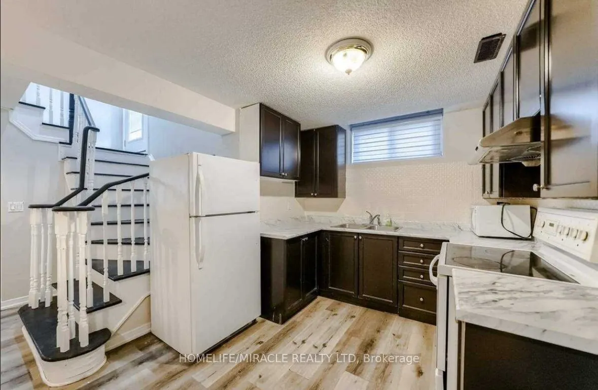 12 Valleypark Crescent, #Basement,