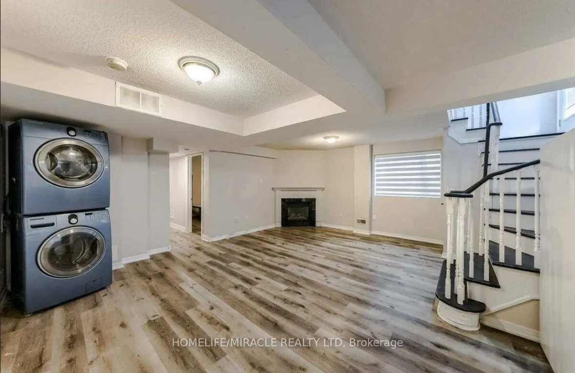 12 Valleypark Crescent, #Basement,