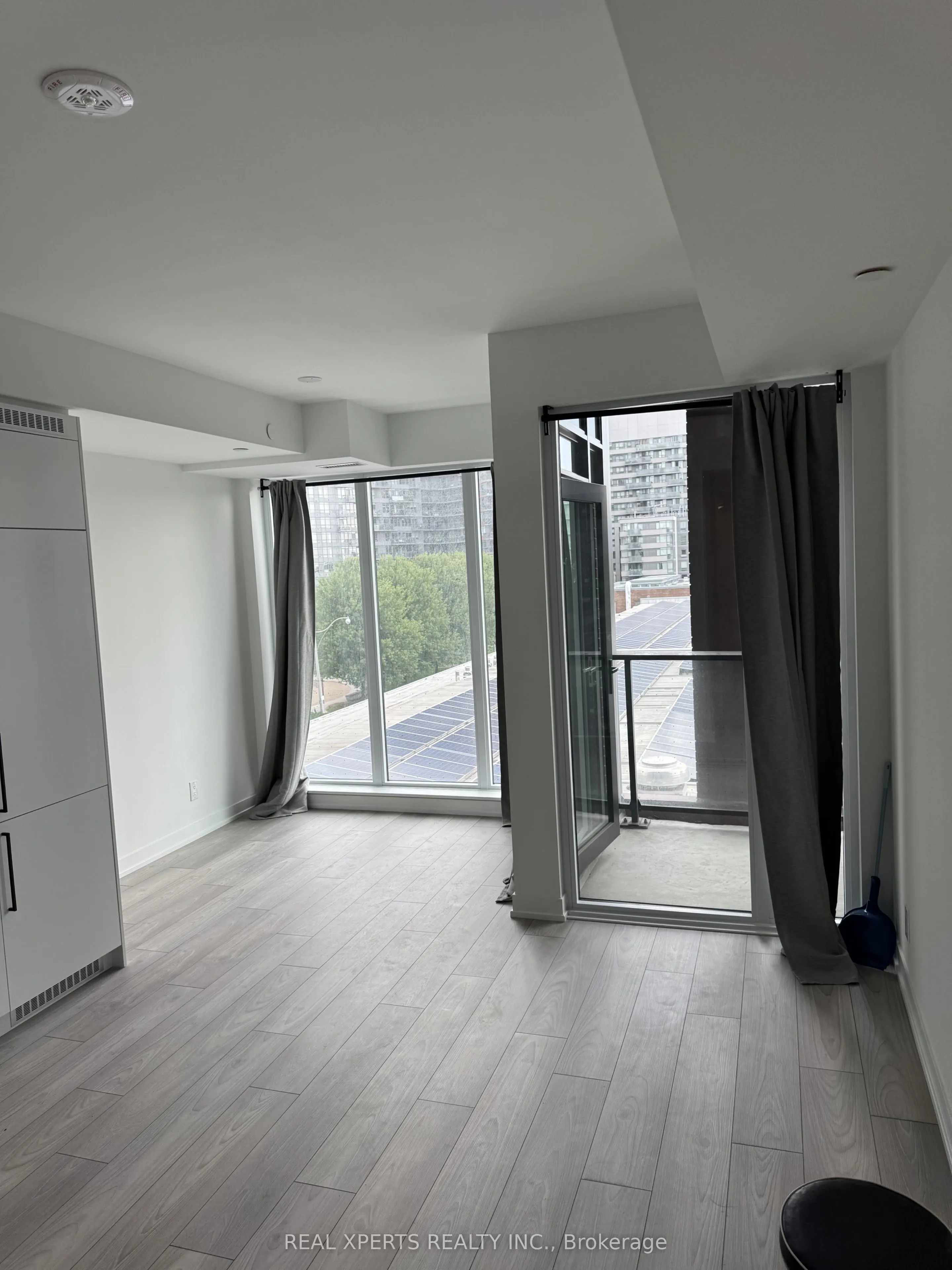 285 Dufferin St Street, #313